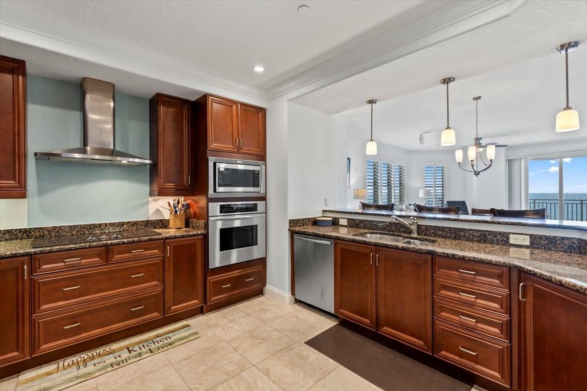 Image 18 of 69 For 2515 Atlantic Avenue 1004