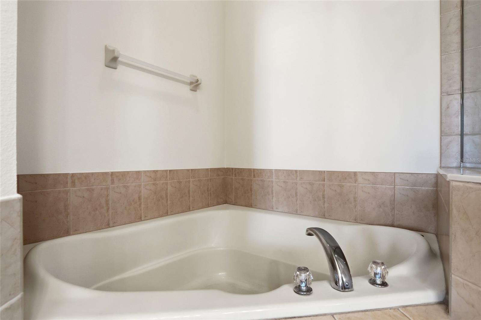 Image 24 of 42 For 1605 Travertine Terrace