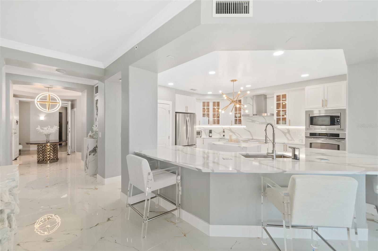 Image 11 of 76 For 3703 Atlantic Avenue 908