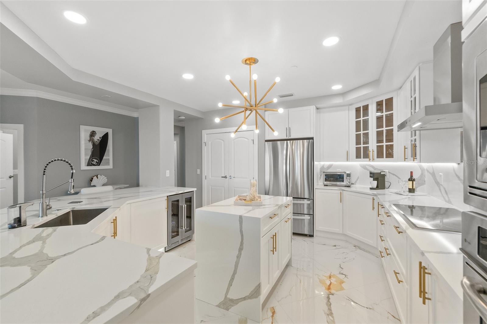 Image 12 of 76 For 3703 Atlantic Avenue 908