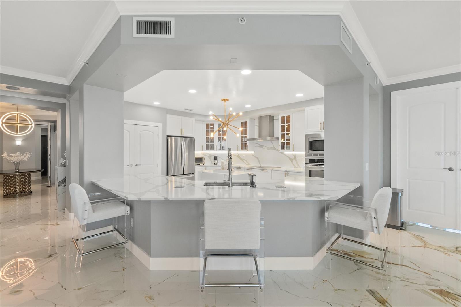 Image 13 of 76 For 3703 Atlantic Avenue 908