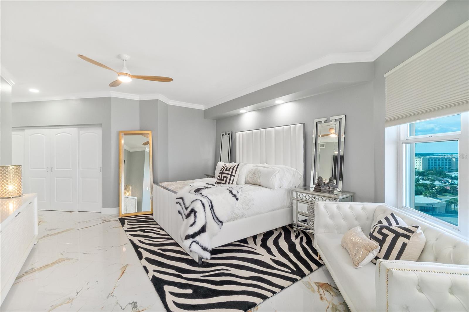 Image 39 of 76 For 3703 Atlantic Avenue 908