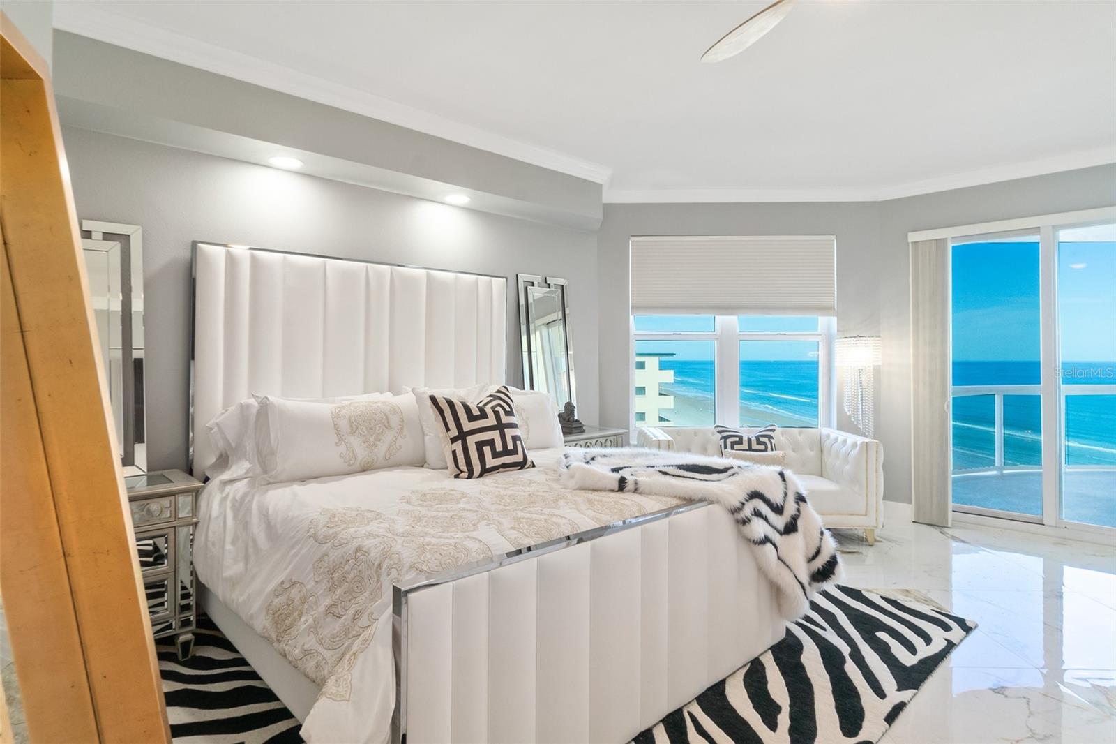 Image 41 of 76 For 3703 Atlantic Avenue 908