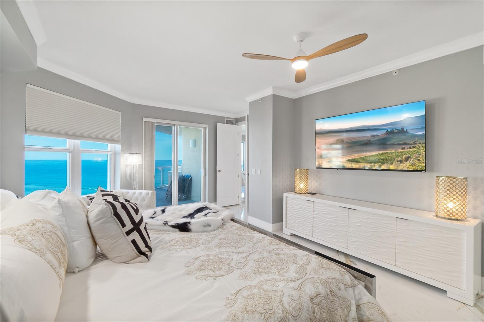 Image 42 of 76 For 3703 Atlantic Avenue 908