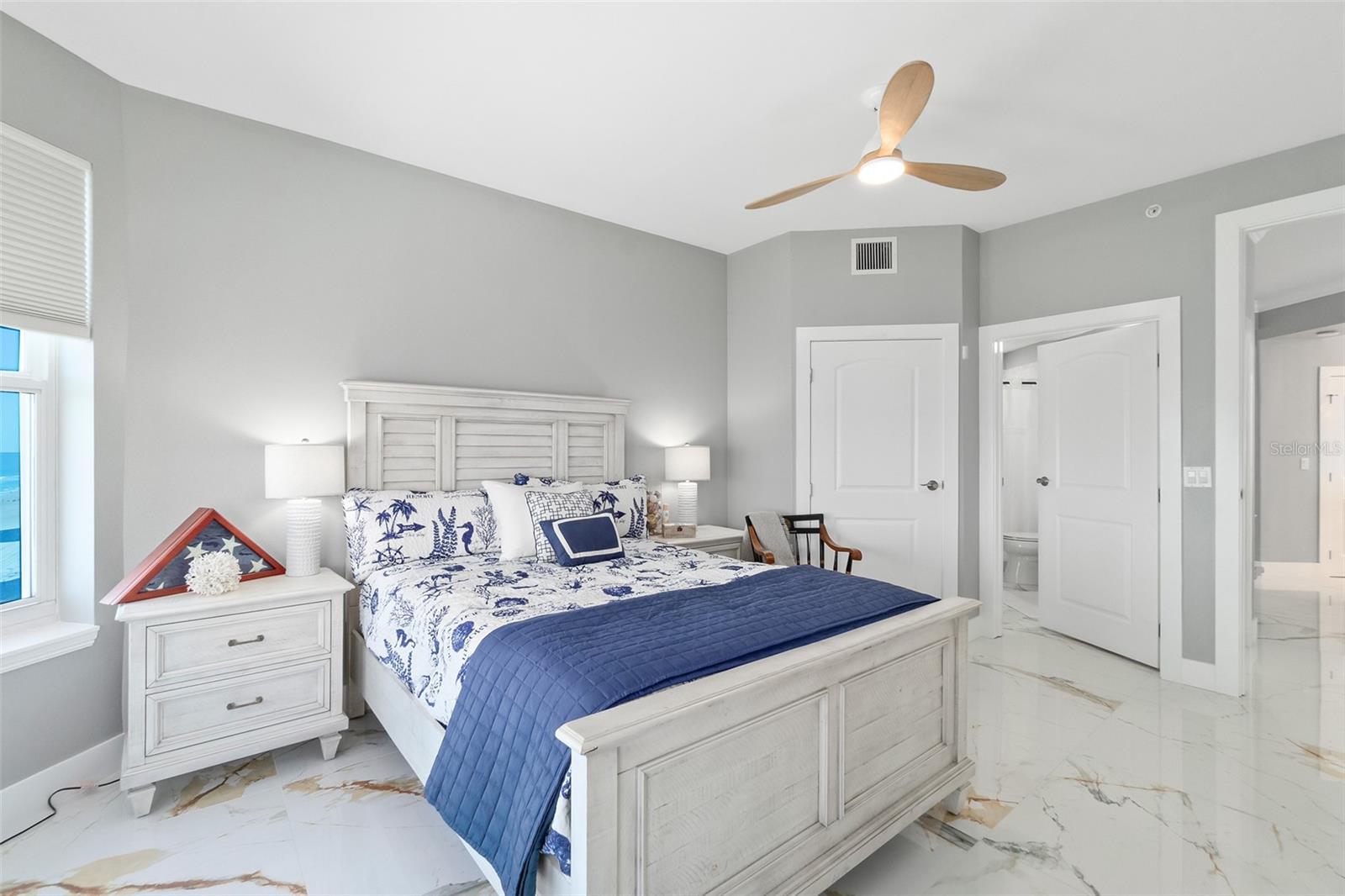 Image 52 of 76 For 3703 Atlantic Avenue 908