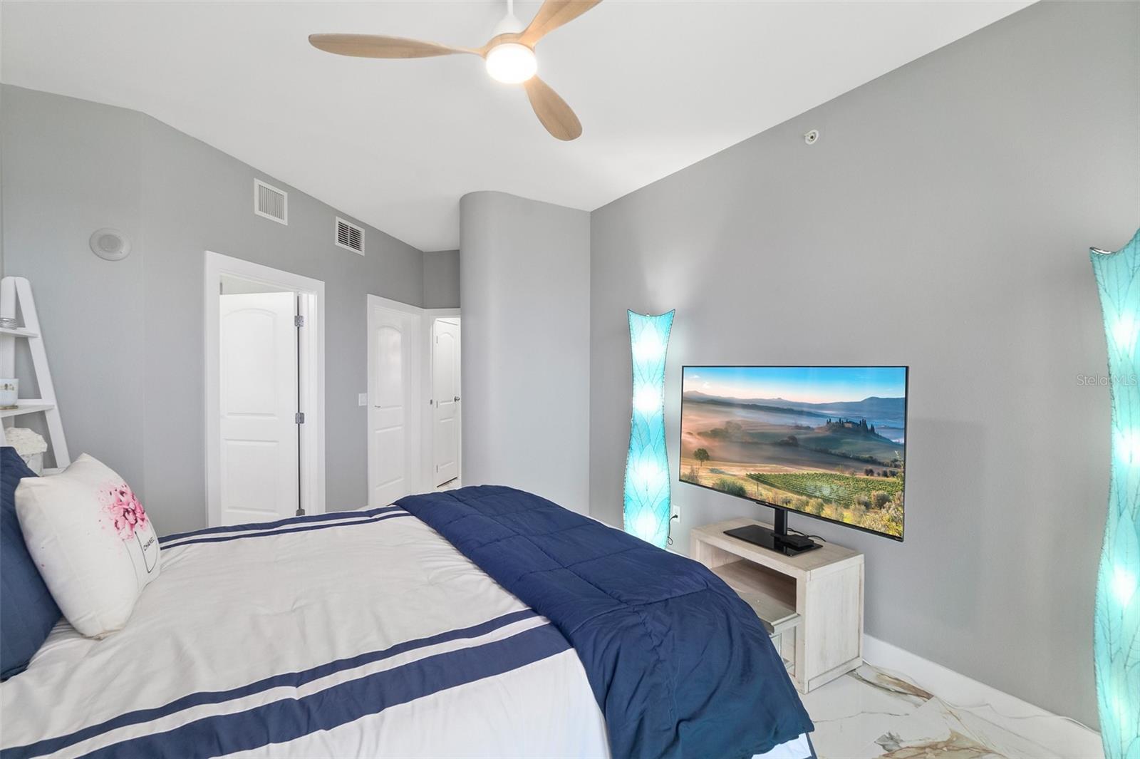 Image 56 of 76 For 3703 Atlantic Avenue 908