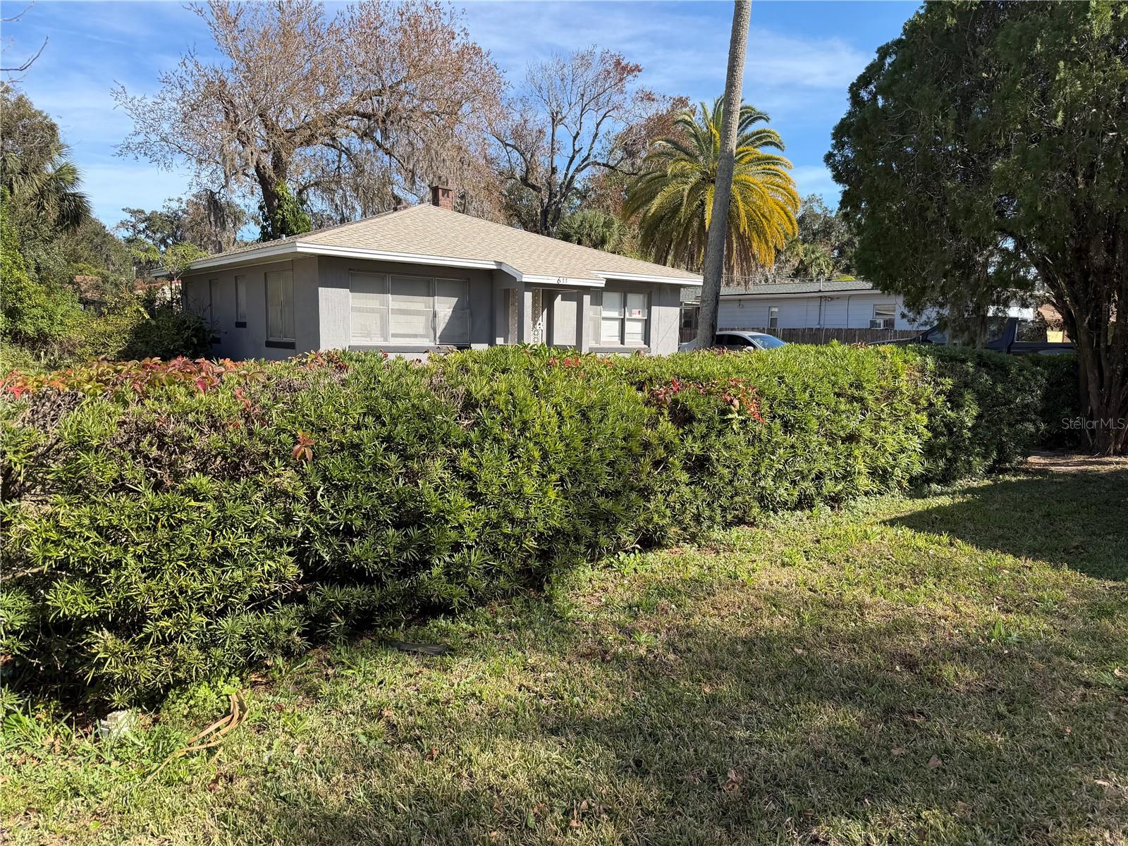 Image 2 of 7 For 633 Byron Avenue