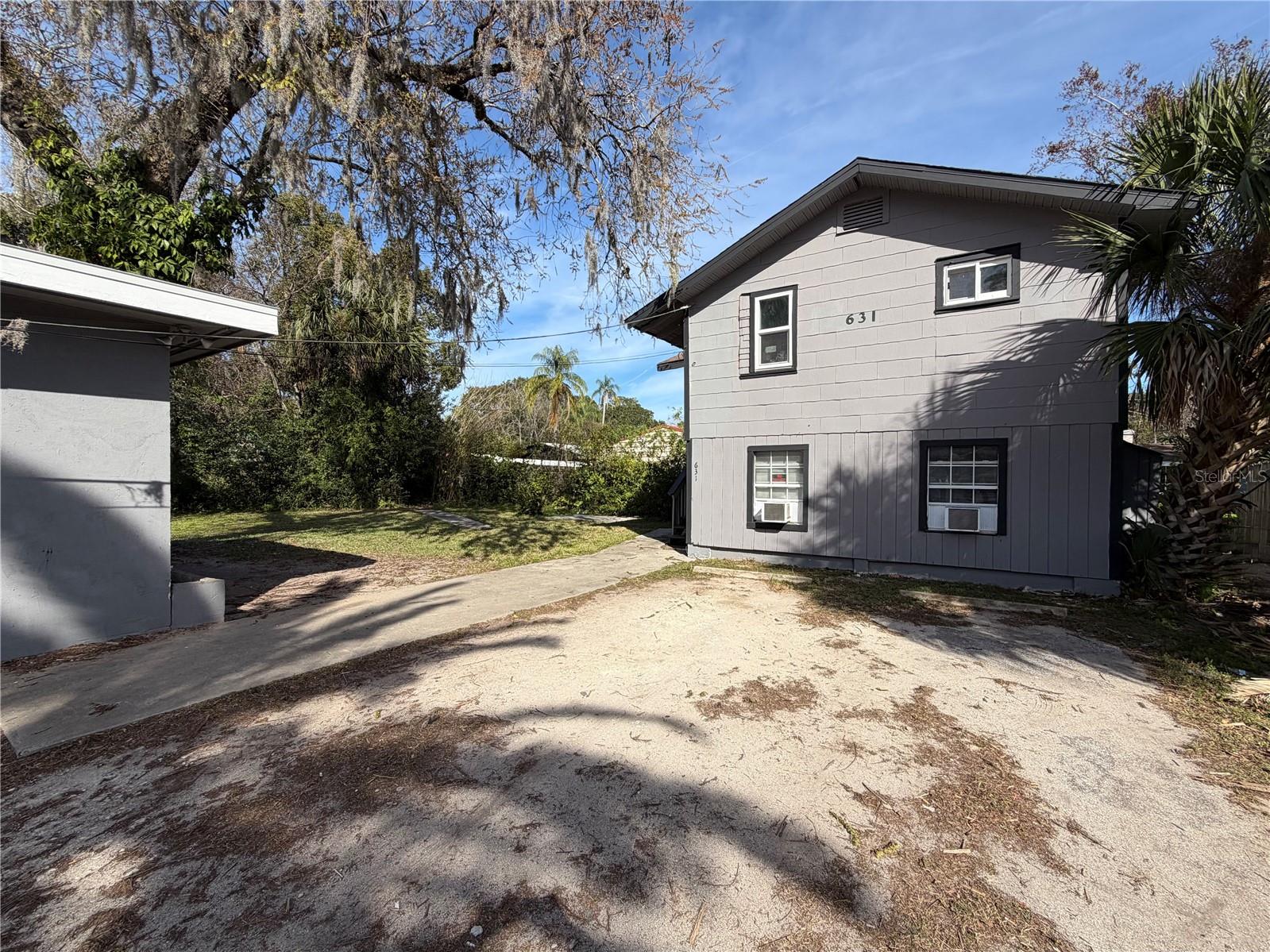 Image 5 of 7 For 633 Byron Avenue