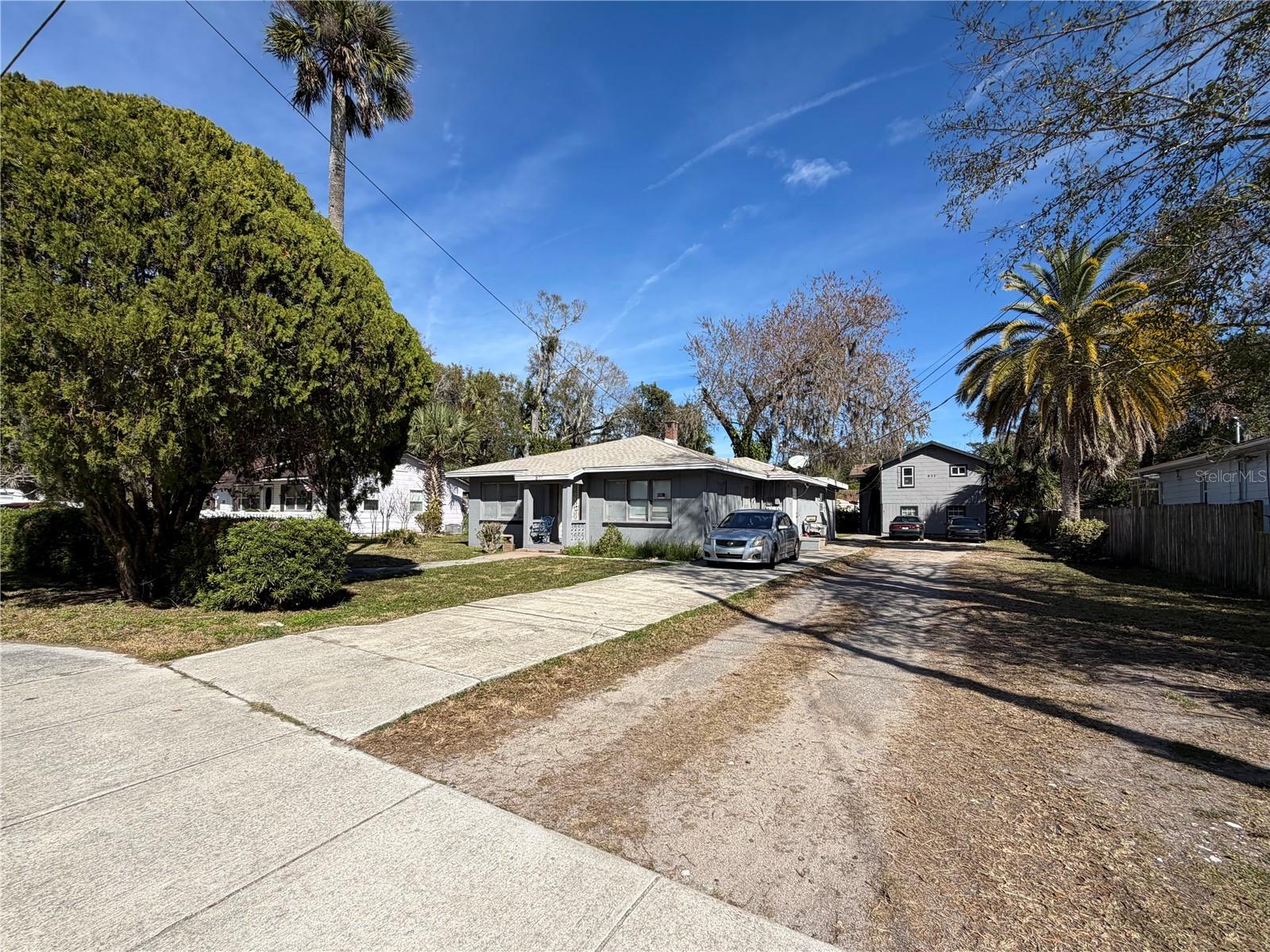 Image 7 of 7 For 633 Byron Avenue