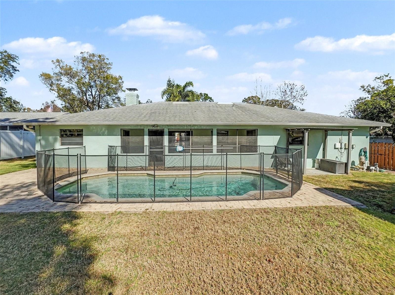 Image 23 of 31 For 7618 Waunatta Court