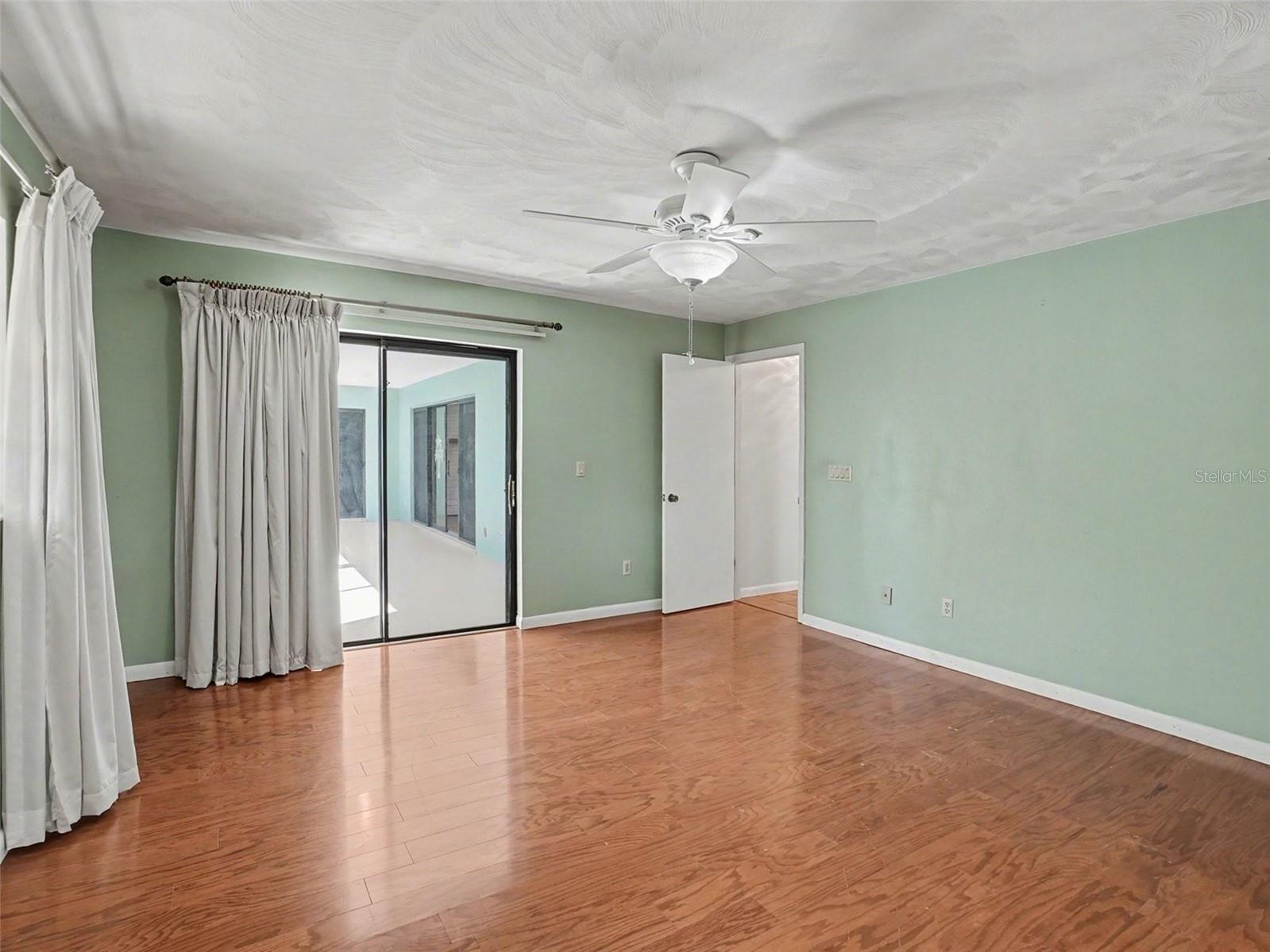 Image 5 of 31 For 7618 Waunatta Court