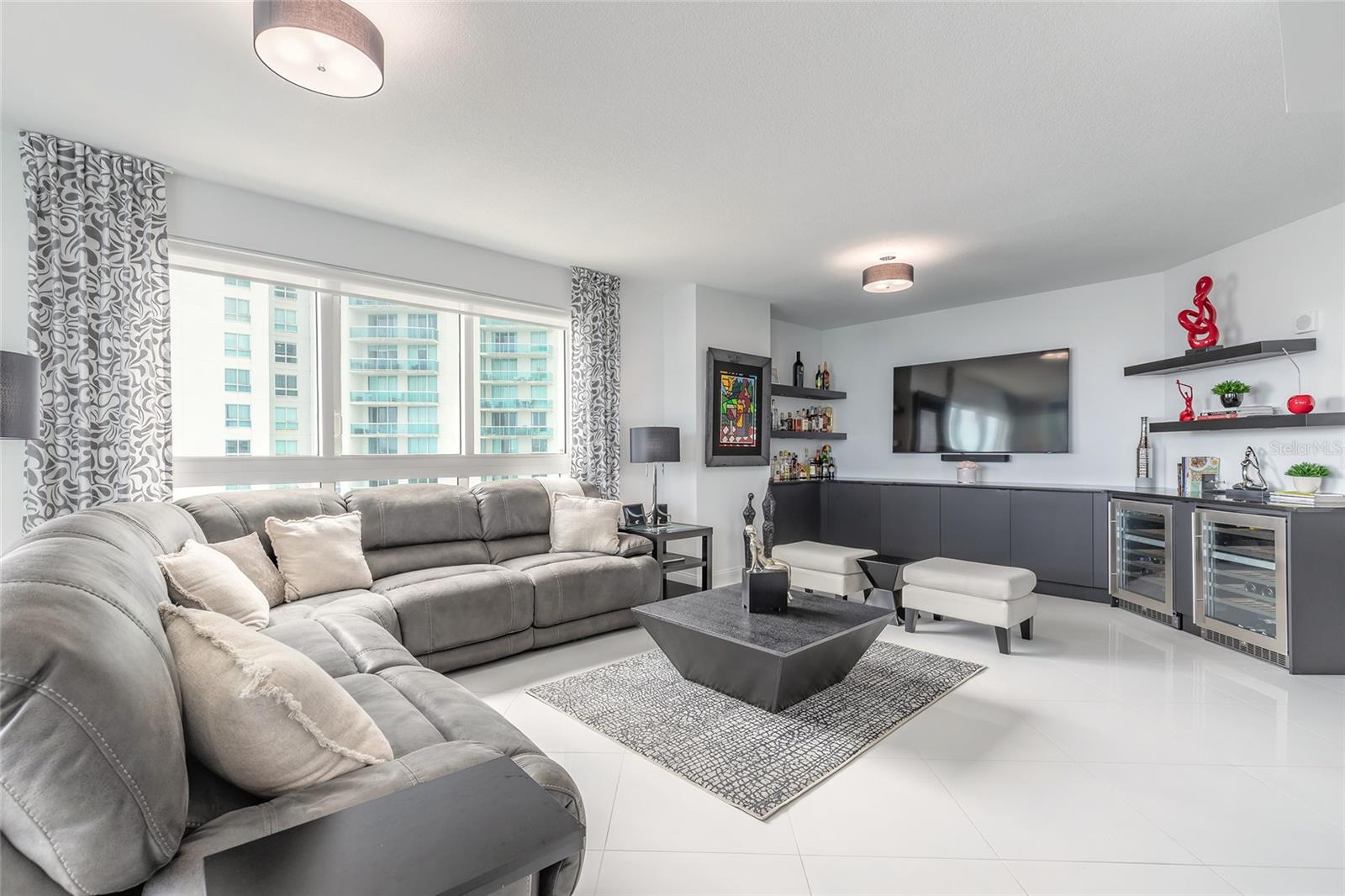 Image 10 of 45 For 241 Riverside Drive 701