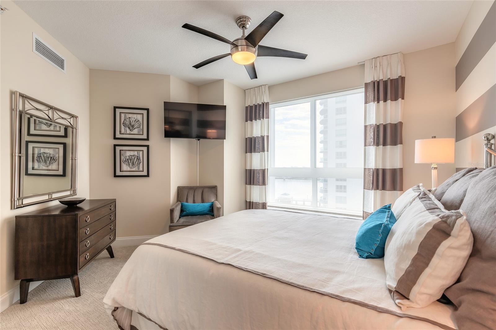 Image 25 of 45 For 241 Riverside Drive 701