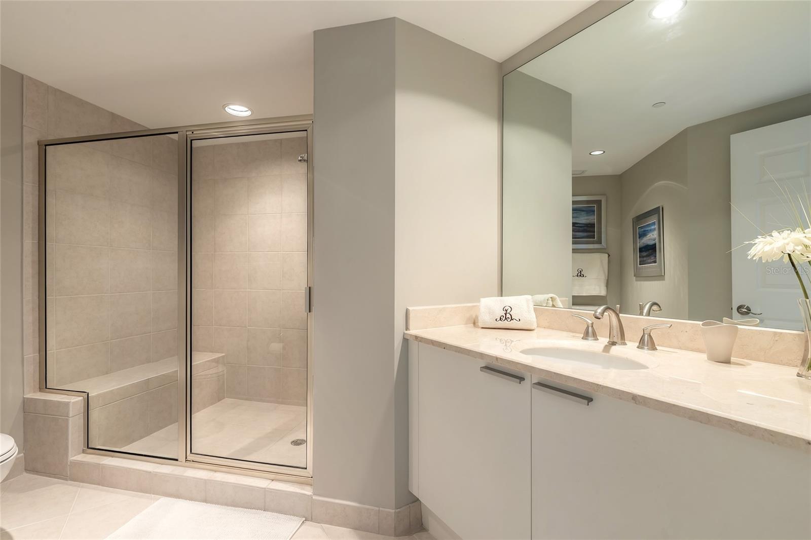 Image 26 of 45 For 241 Riverside Drive 701