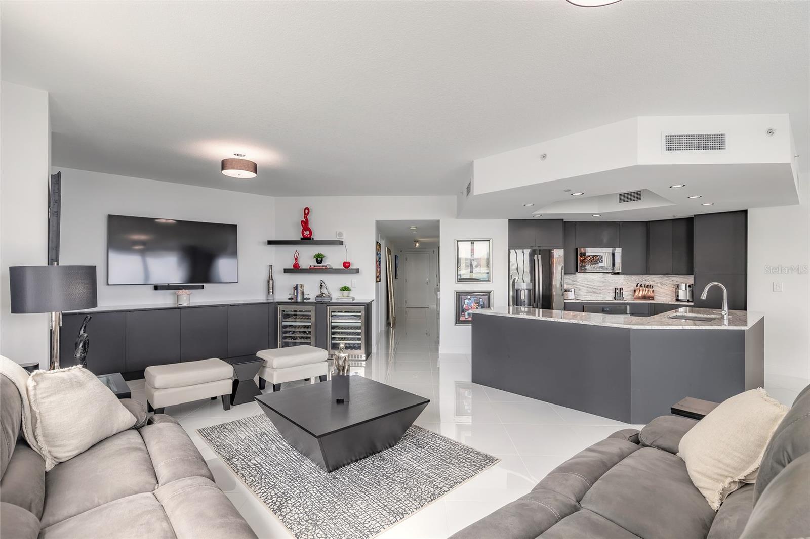 Image 9 of 45 For 241 Riverside Drive 701