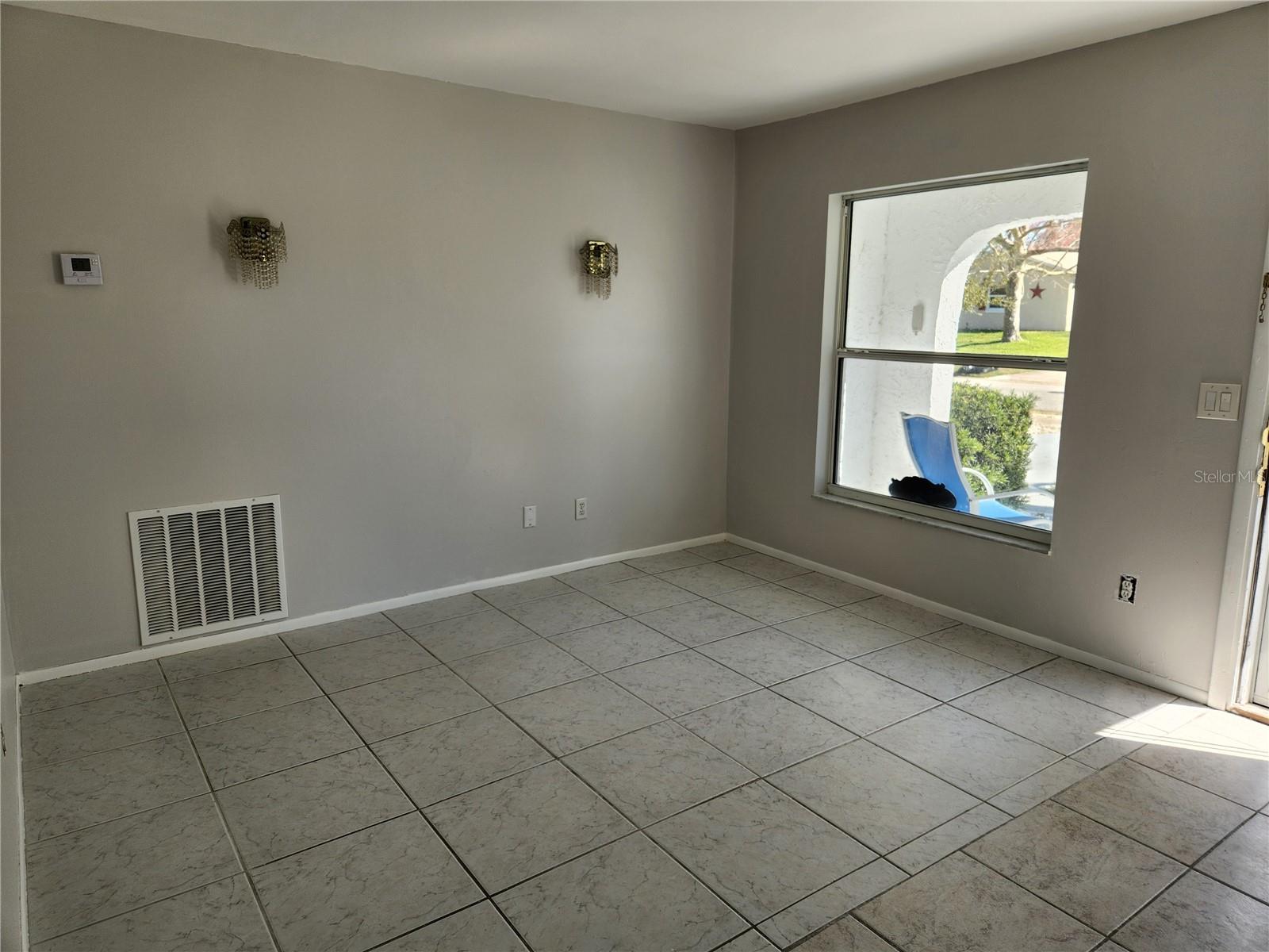 Image 5 of 18 For 1007 Tompkins Drive