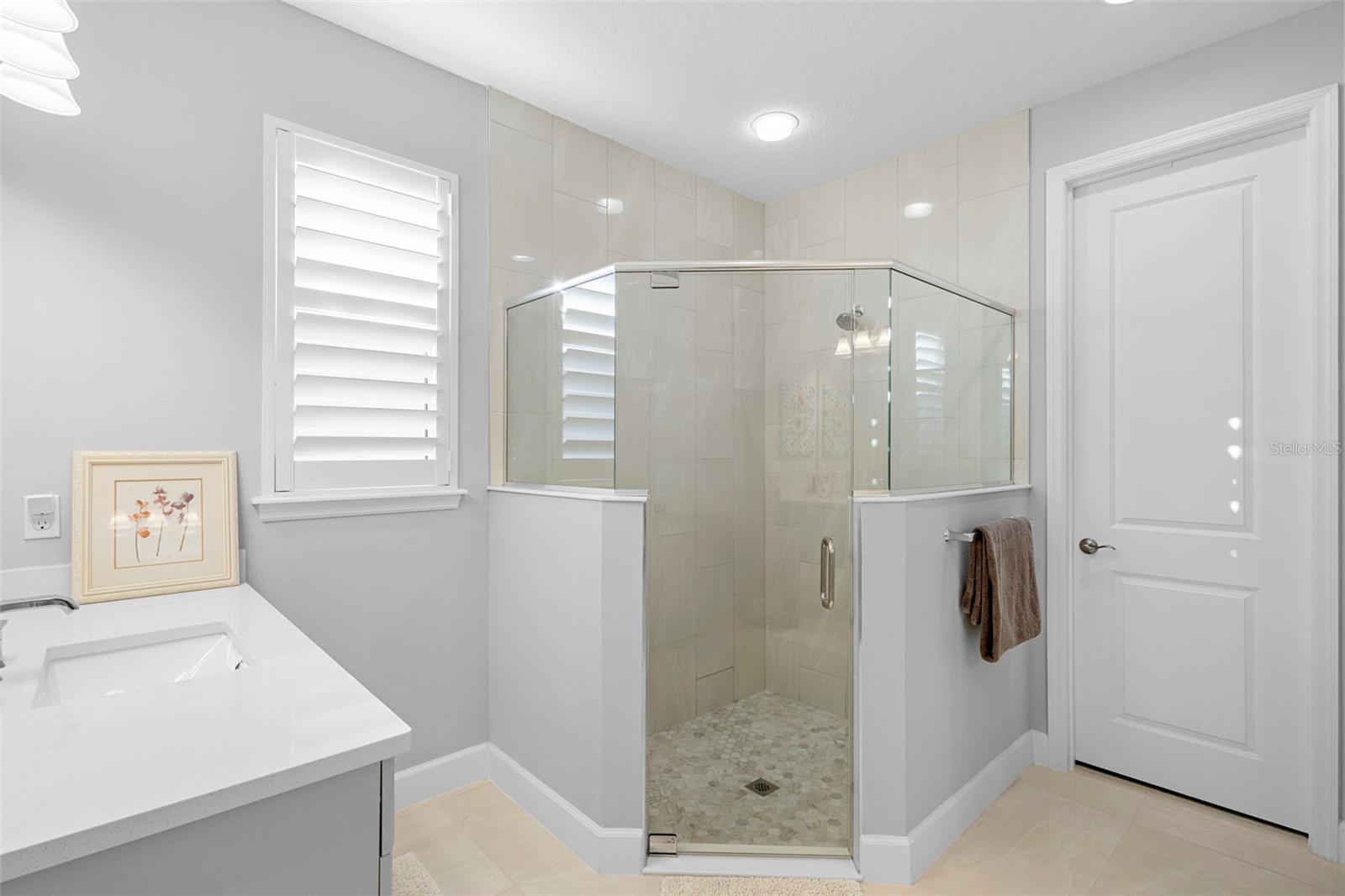 Image 26 of 53 For 1188 Victoria Hills Drive N