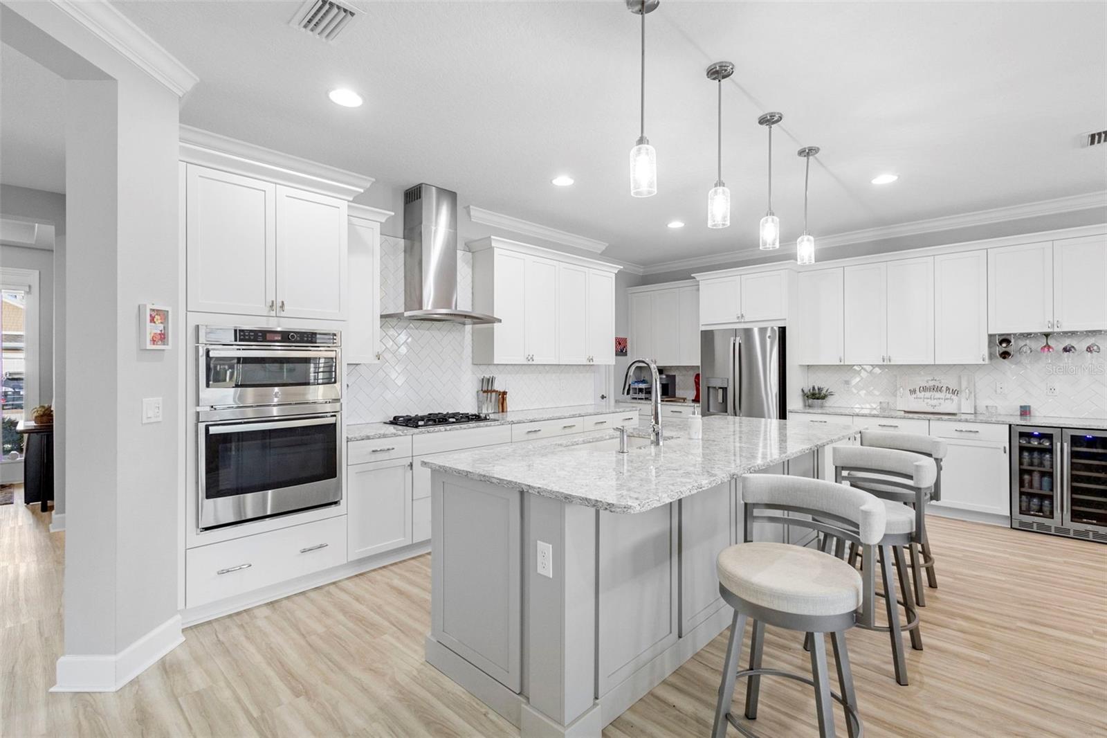 Image 4 of 53 For 1188 Victoria Hills Drive N