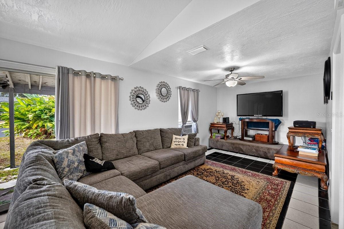 Image 11 of 48 For 2519 Fern Palm Drive