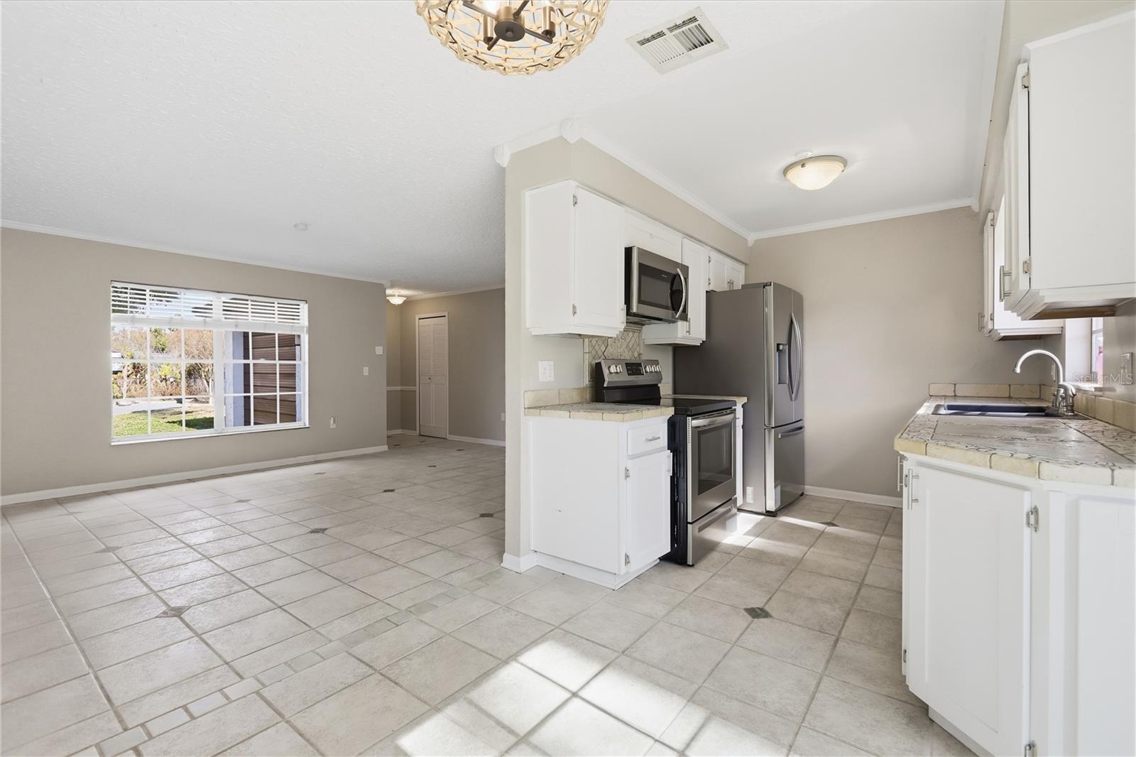 Image 7 of 27 For 3008 Calumet Drive