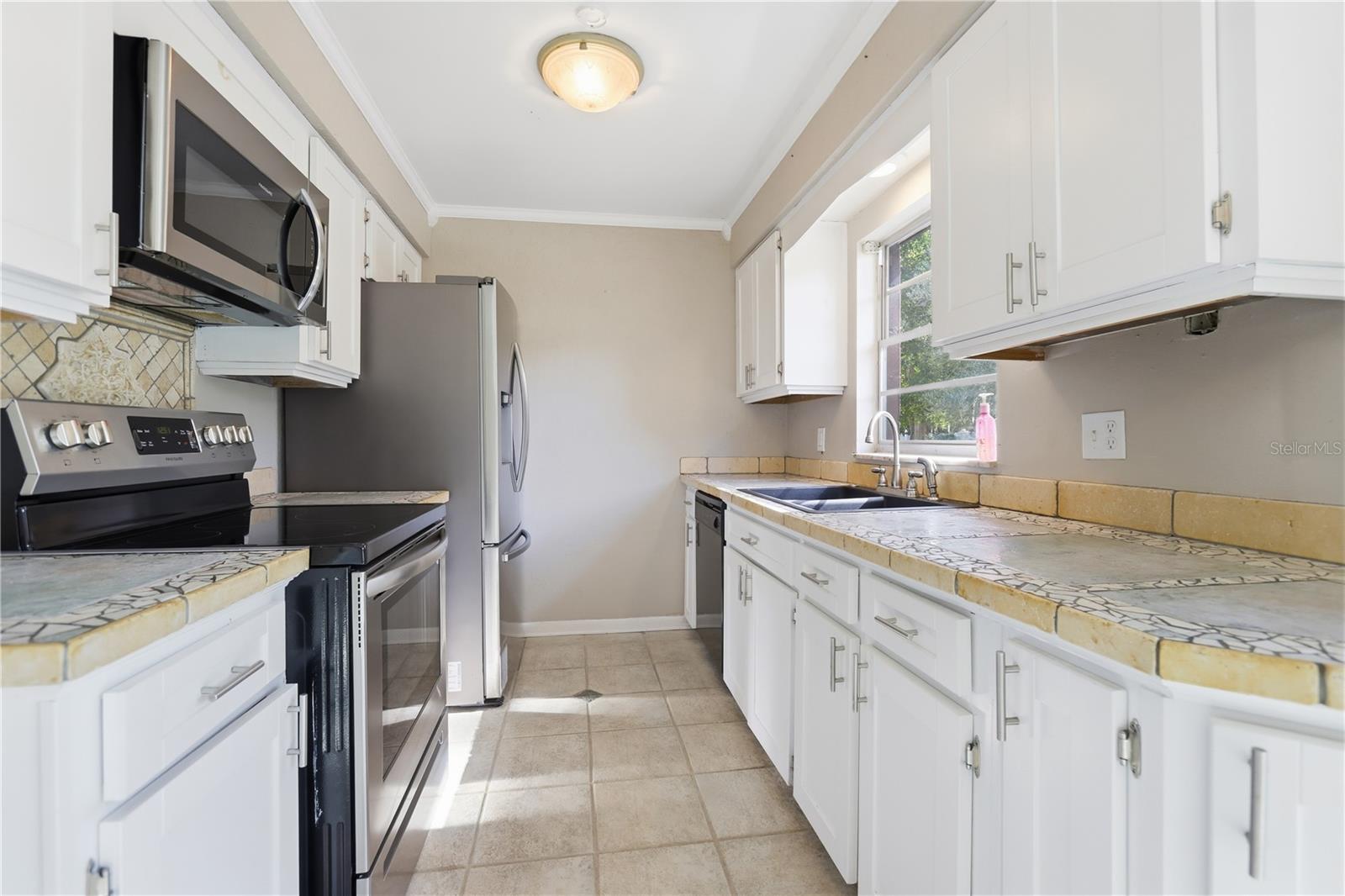 Image 8 of 27 For 3008 Calumet Drive