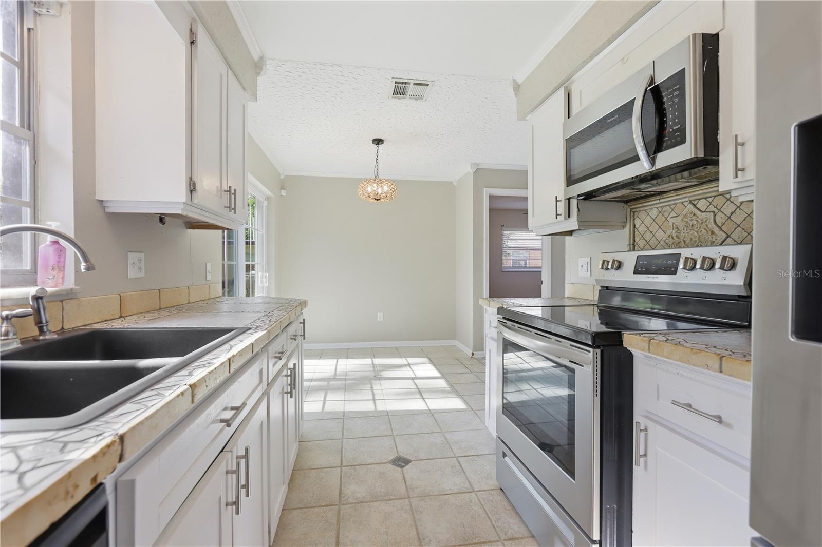 Image 9 of 27 For 3008 Calumet Drive