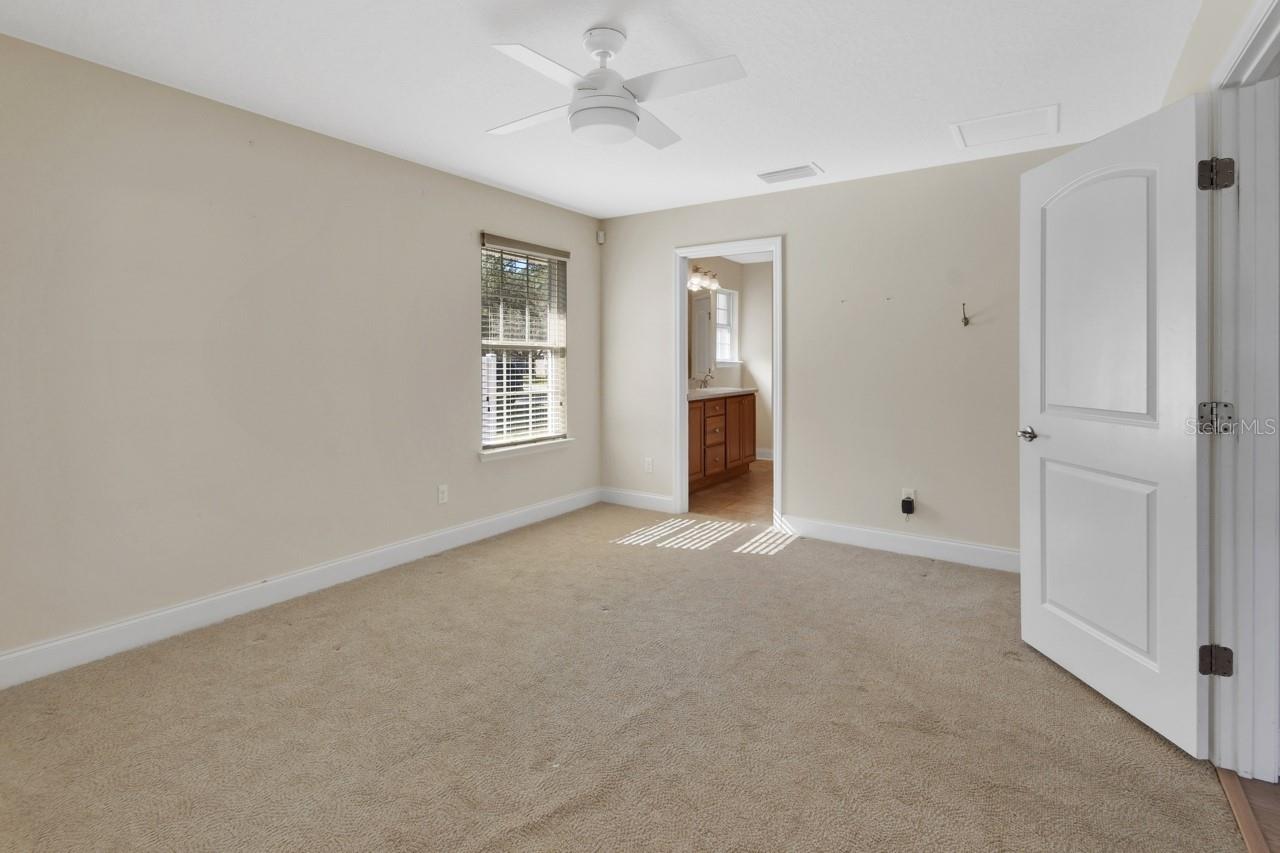 Image 16 of 41 For 609 River Fern Lane