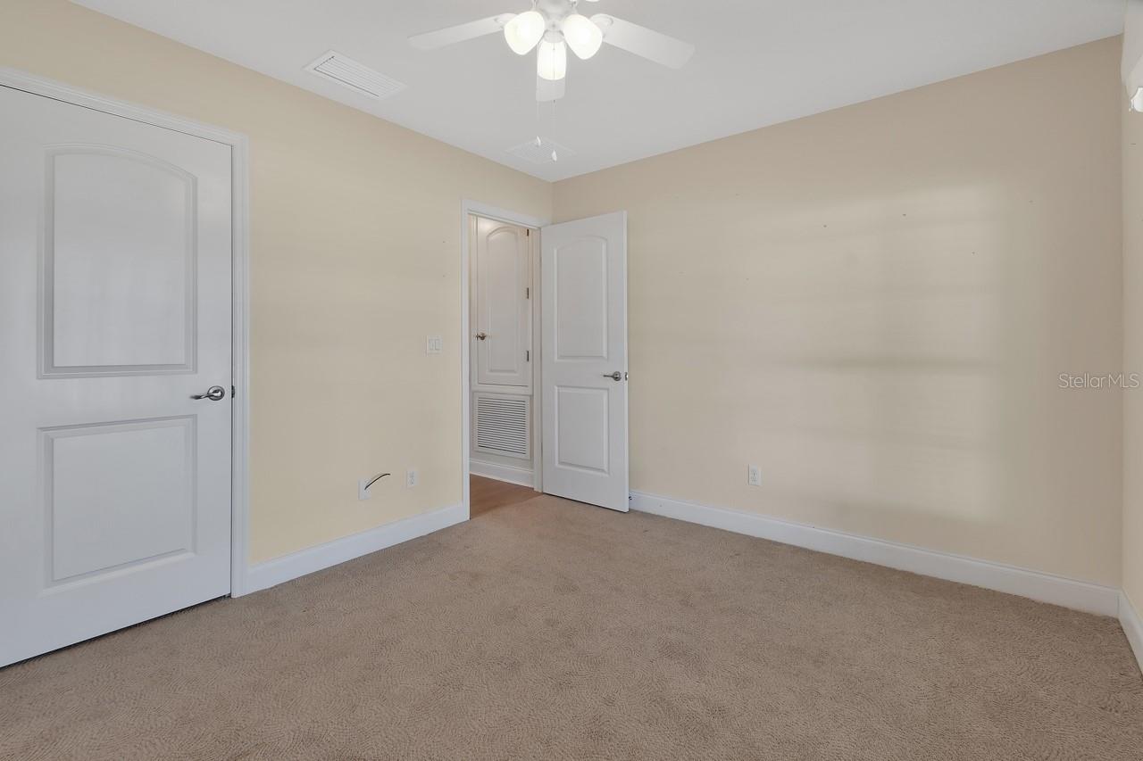 Image 24 of 41 For 609 River Fern Lane