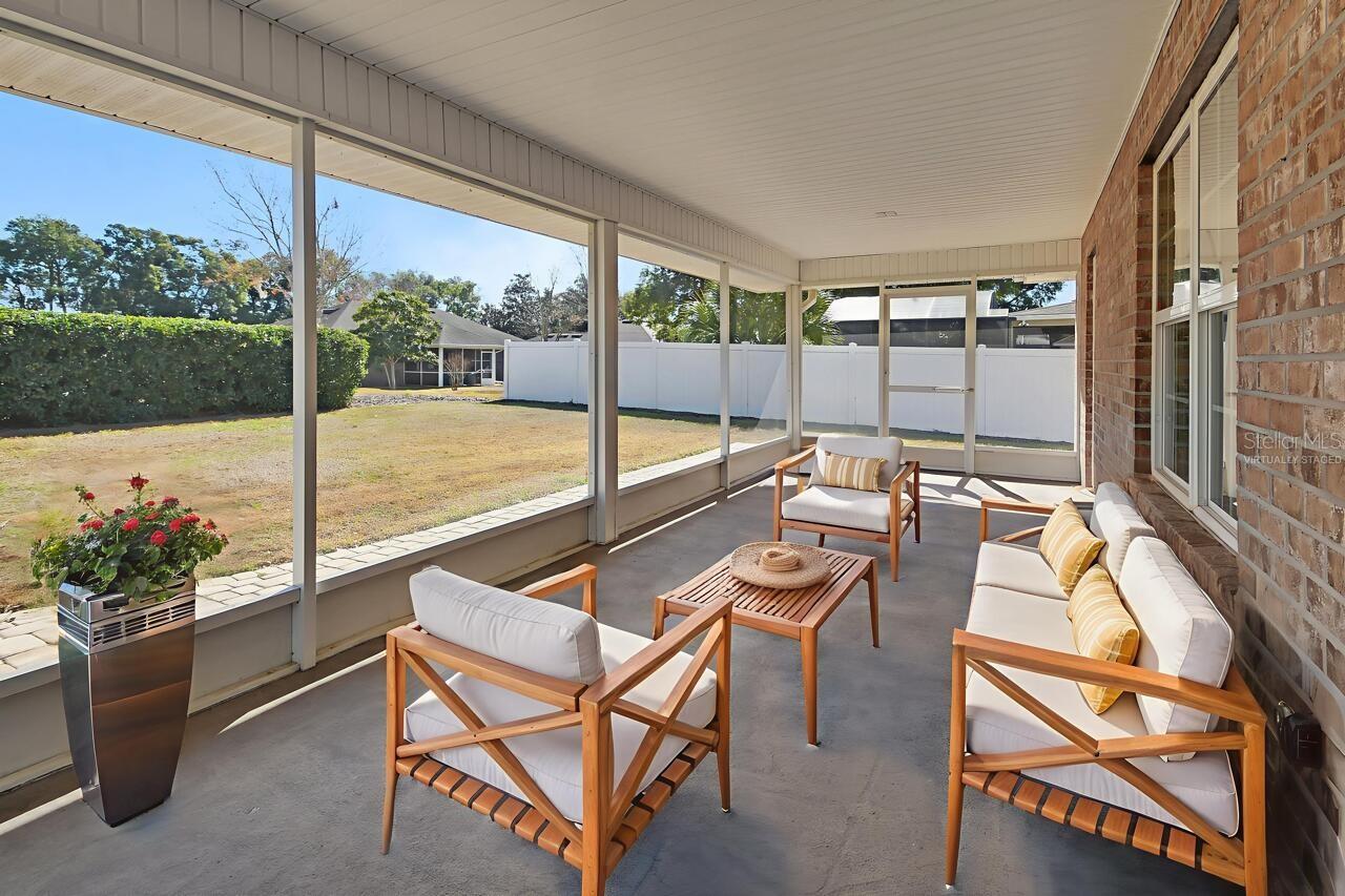 Image 31 of 41 For 609 River Fern Lane