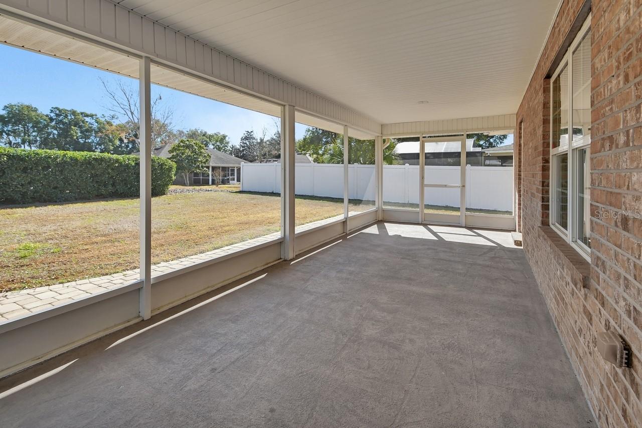 Image 32 of 41 For 609 River Fern Lane