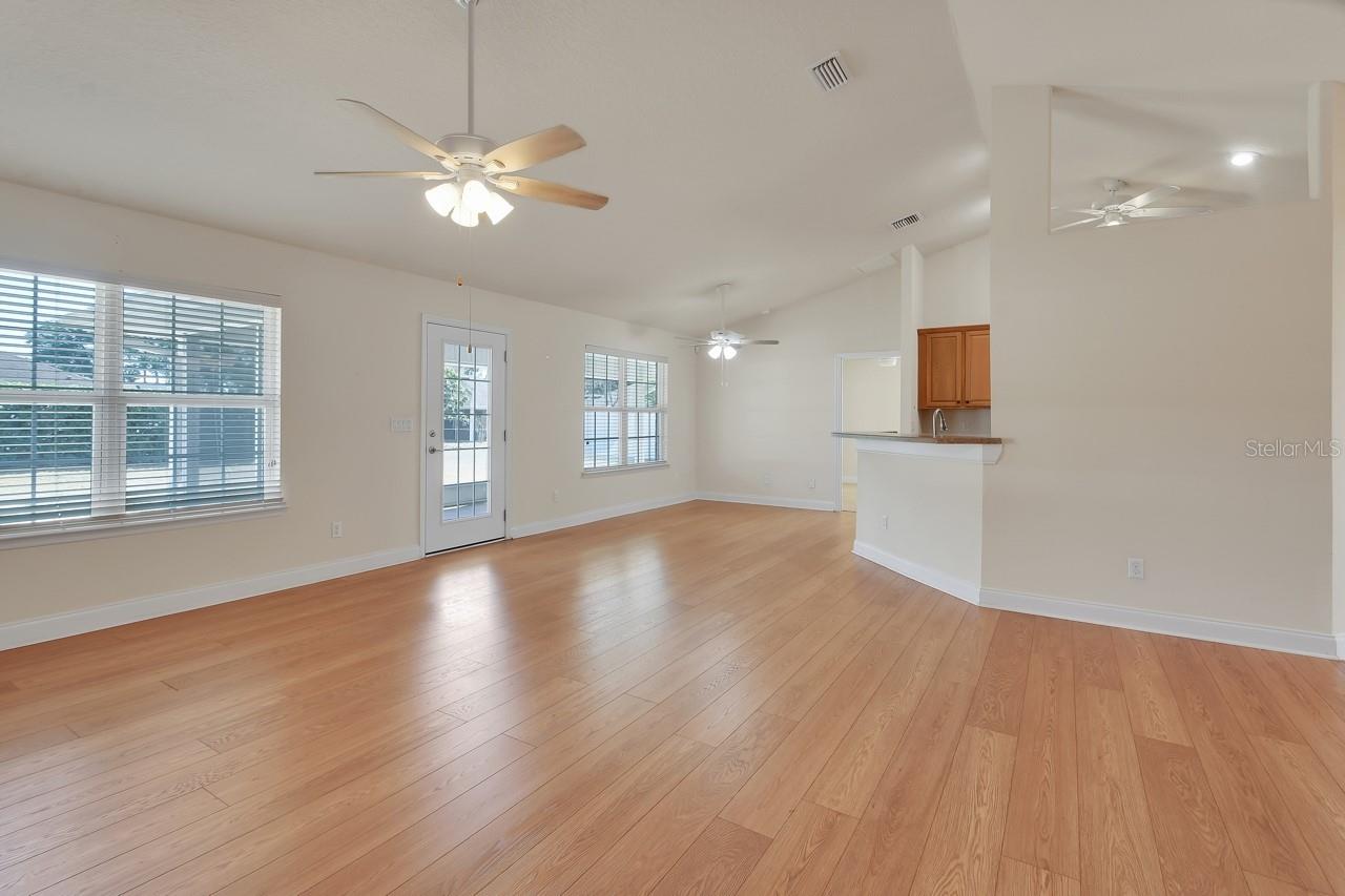 Image 4 of 41 For 609 River Fern Lane