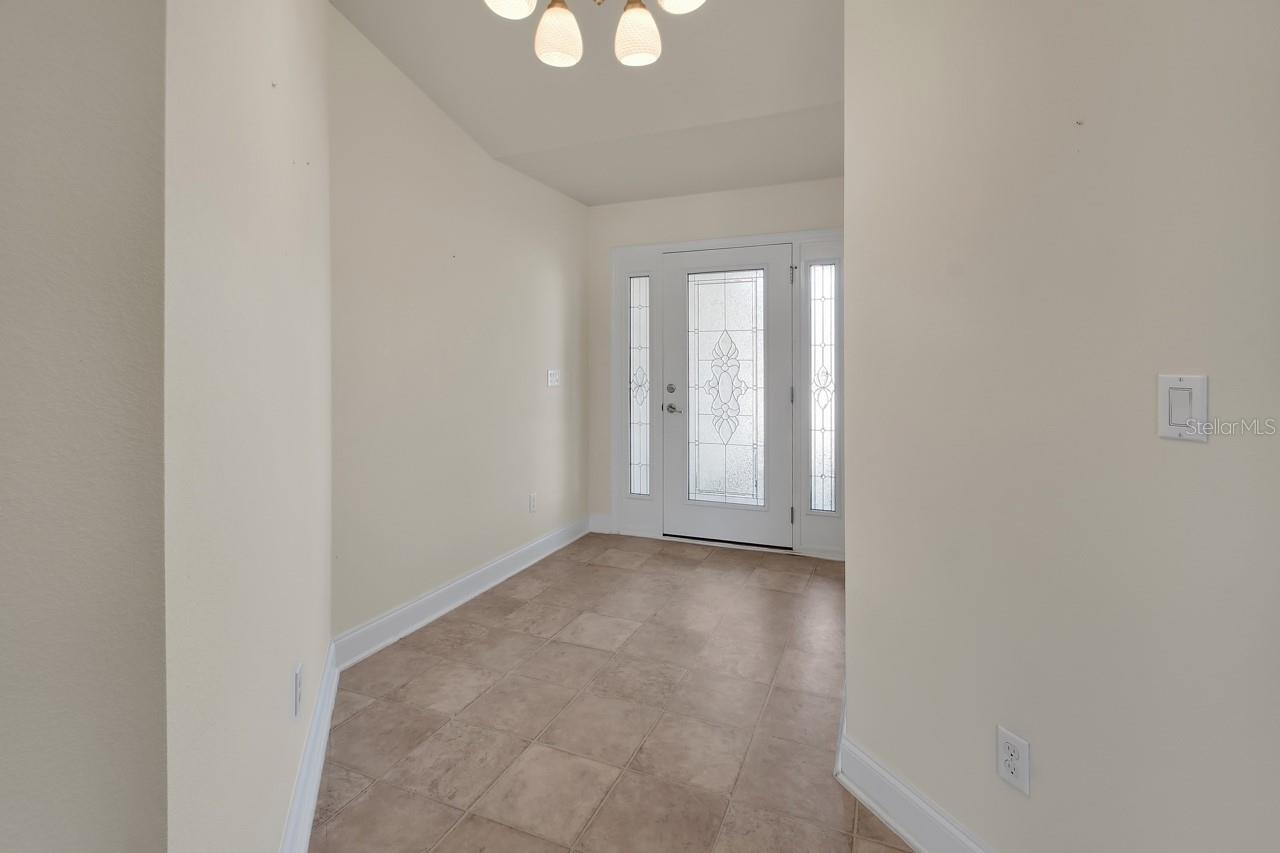 Image 7 of 41 For 609 River Fern Lane