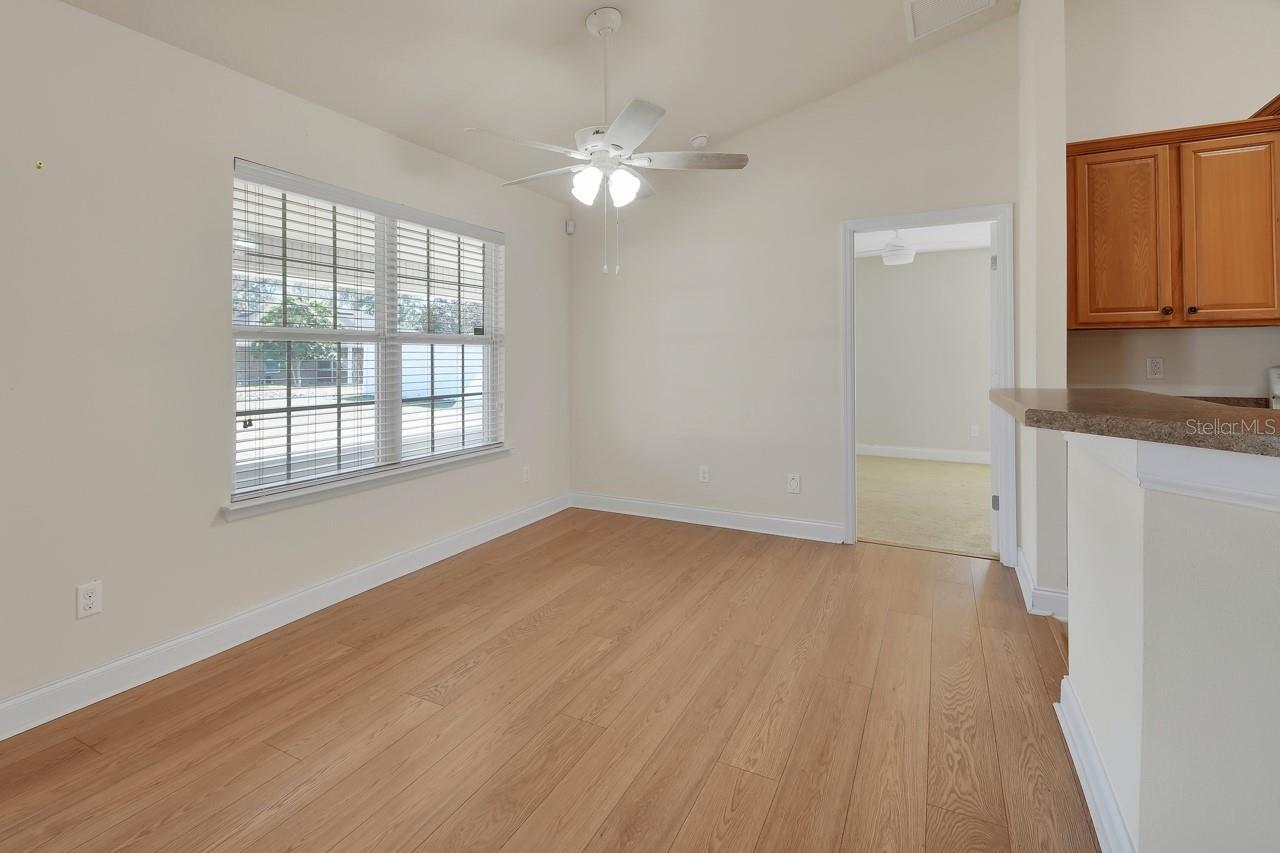 Image 8 of 41 For 609 River Fern Lane