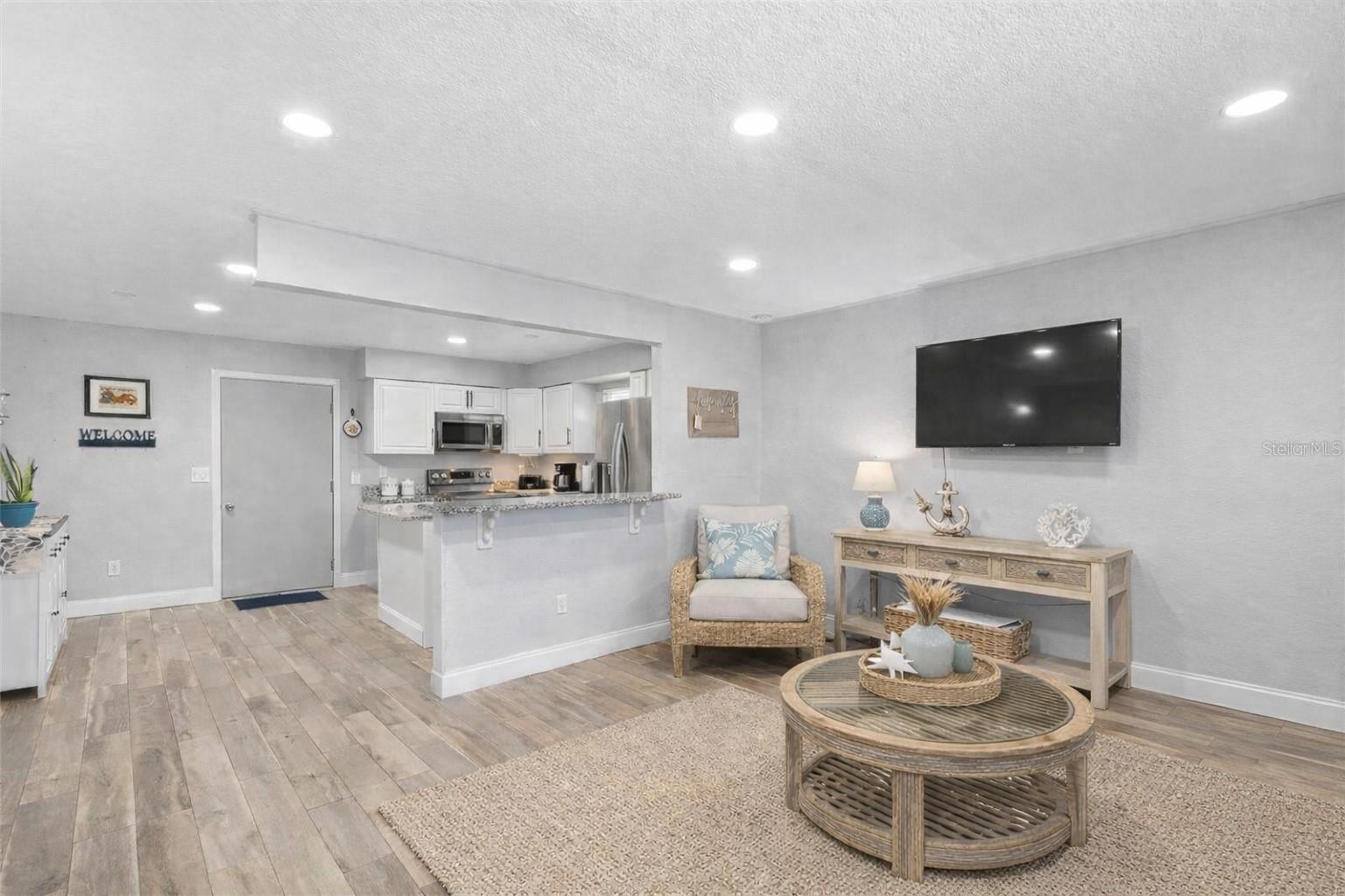 Image 4 of 19 For 1640 Juno Trail 205a