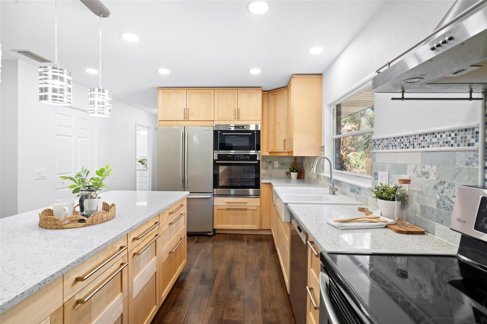 Image 11 of 52 For 2053 Bond Road