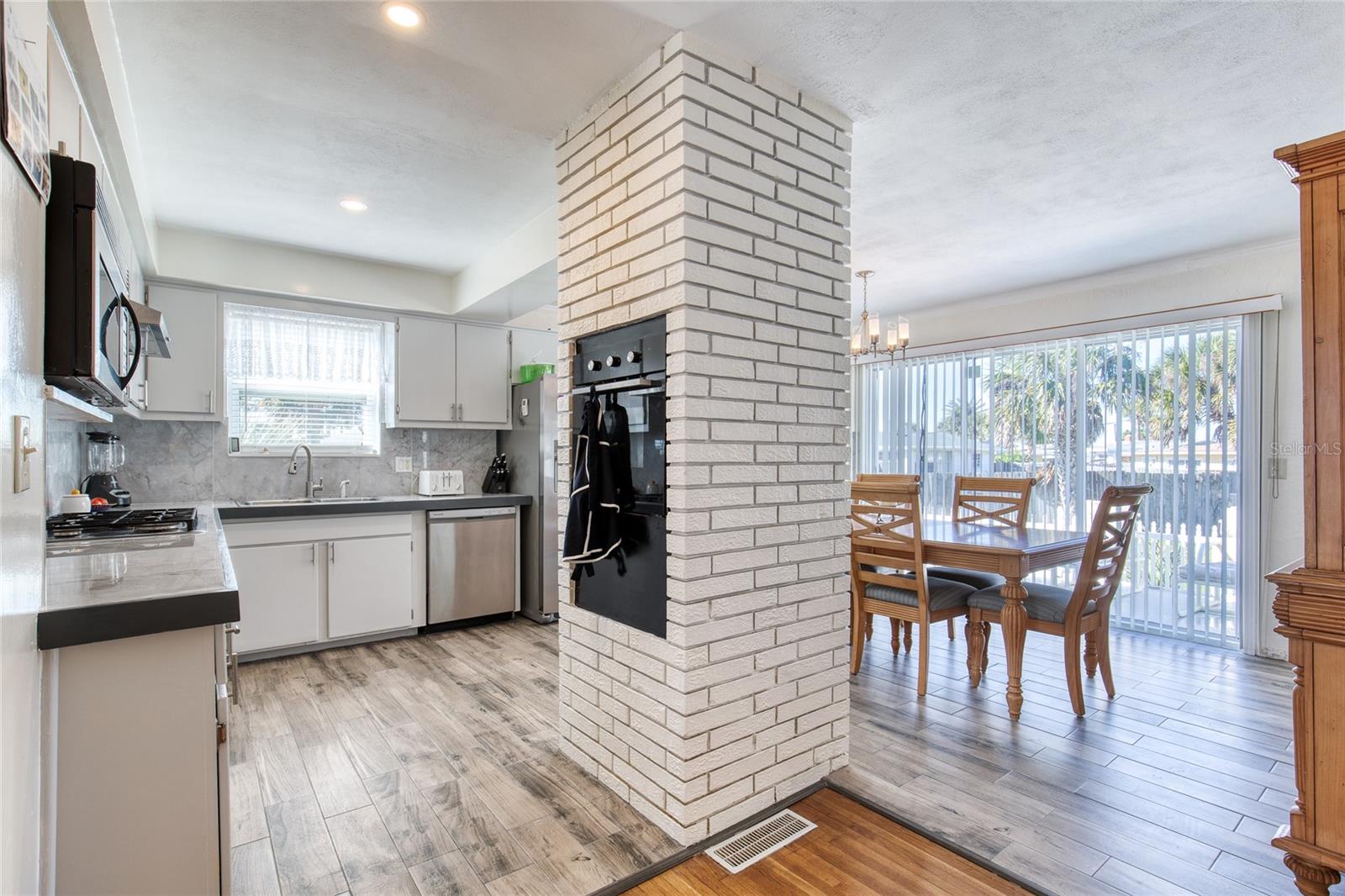 Image 14 of 41 For 6 Eucalyptus Circle