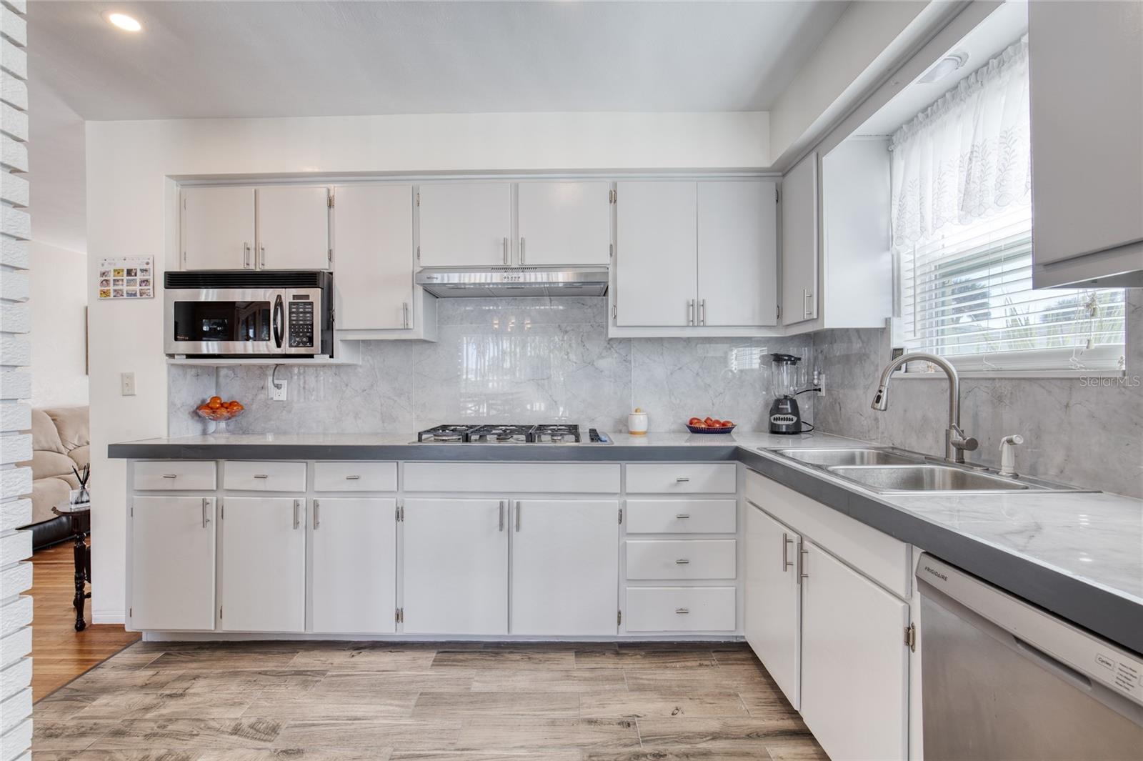 Image 16 of 41 For 6 Eucalyptus Circle