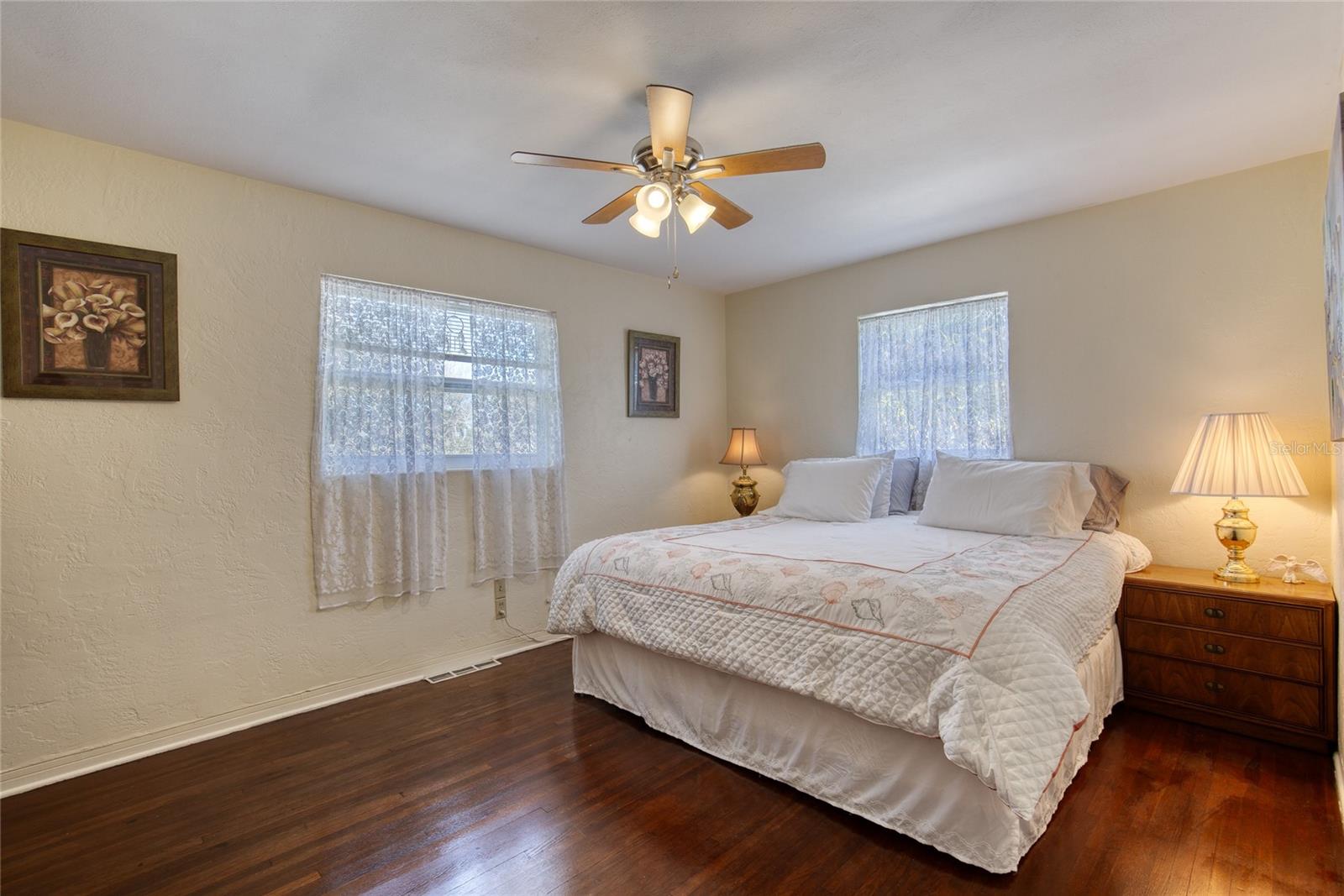 Image 21 of 41 For 6 Eucalyptus Circle