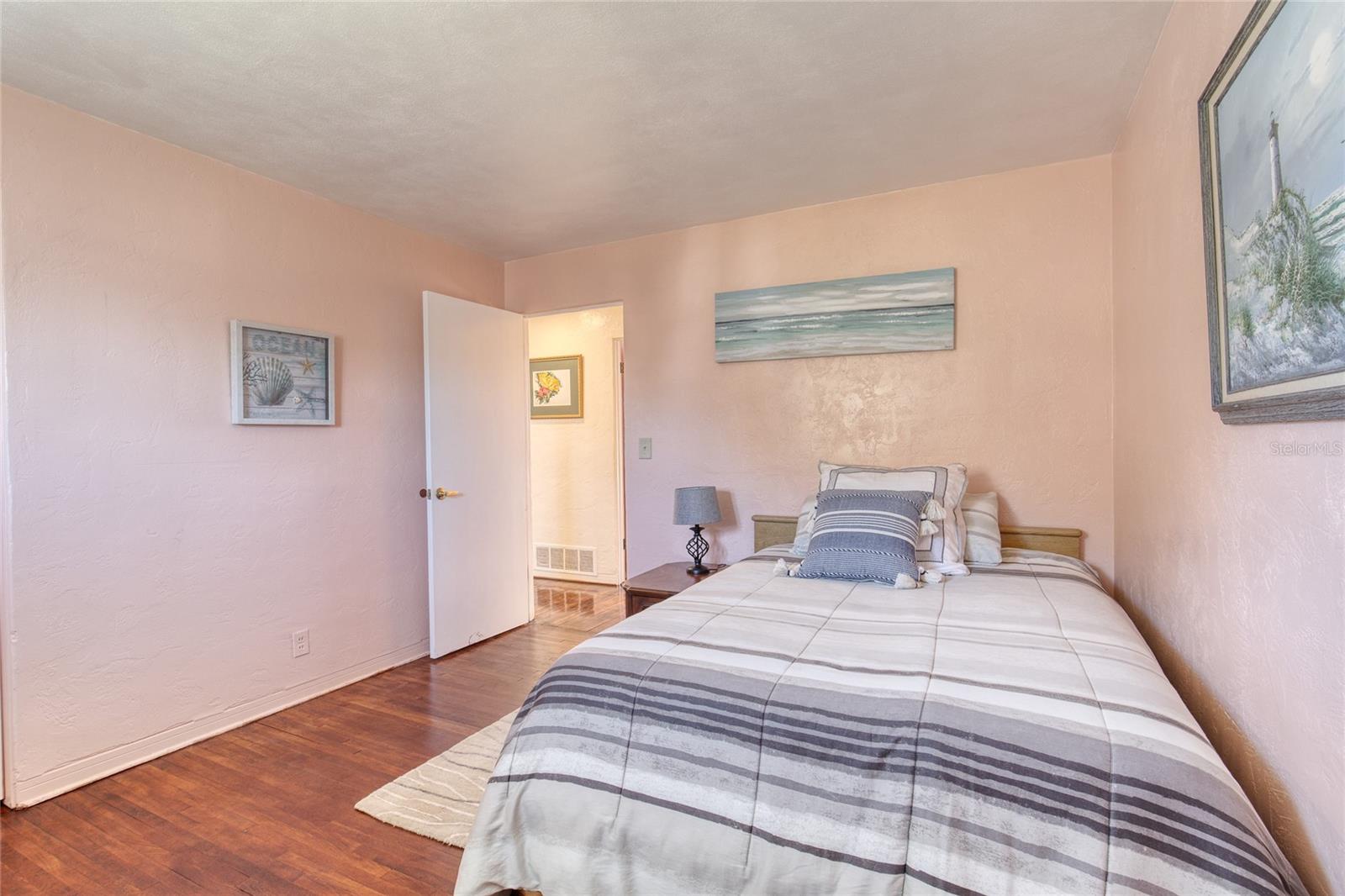 Image 25 of 41 For 6 Eucalyptus Circle