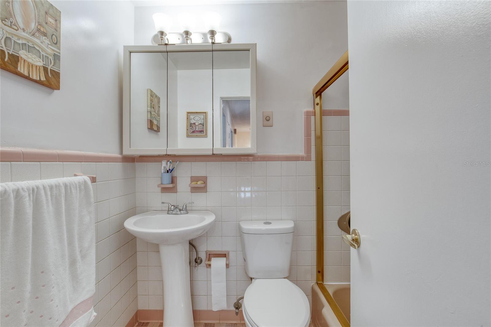 Image 27 of 41 For 6 Eucalyptus Circle