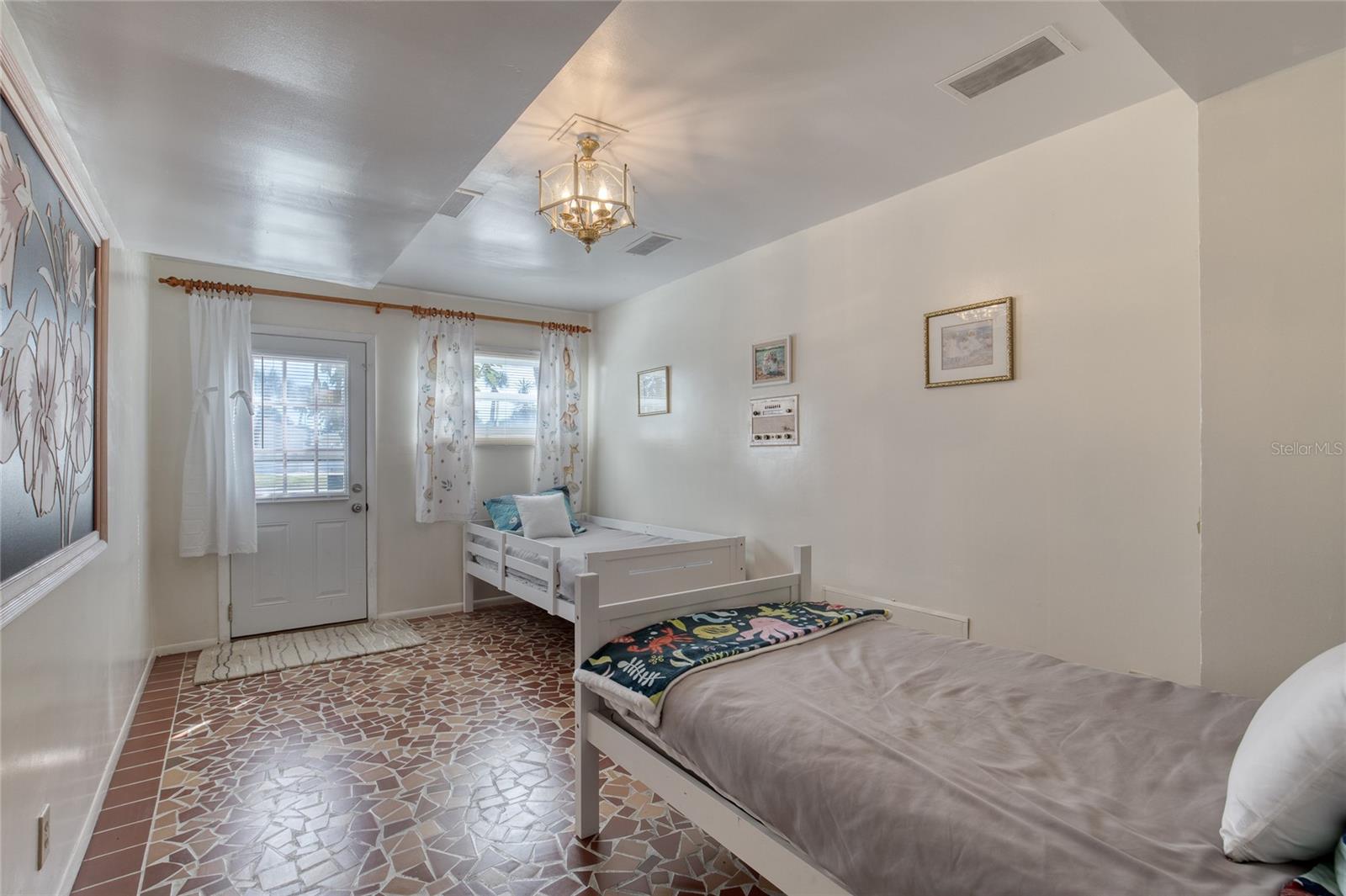 Image 31 of 41 For 6 Eucalyptus Circle