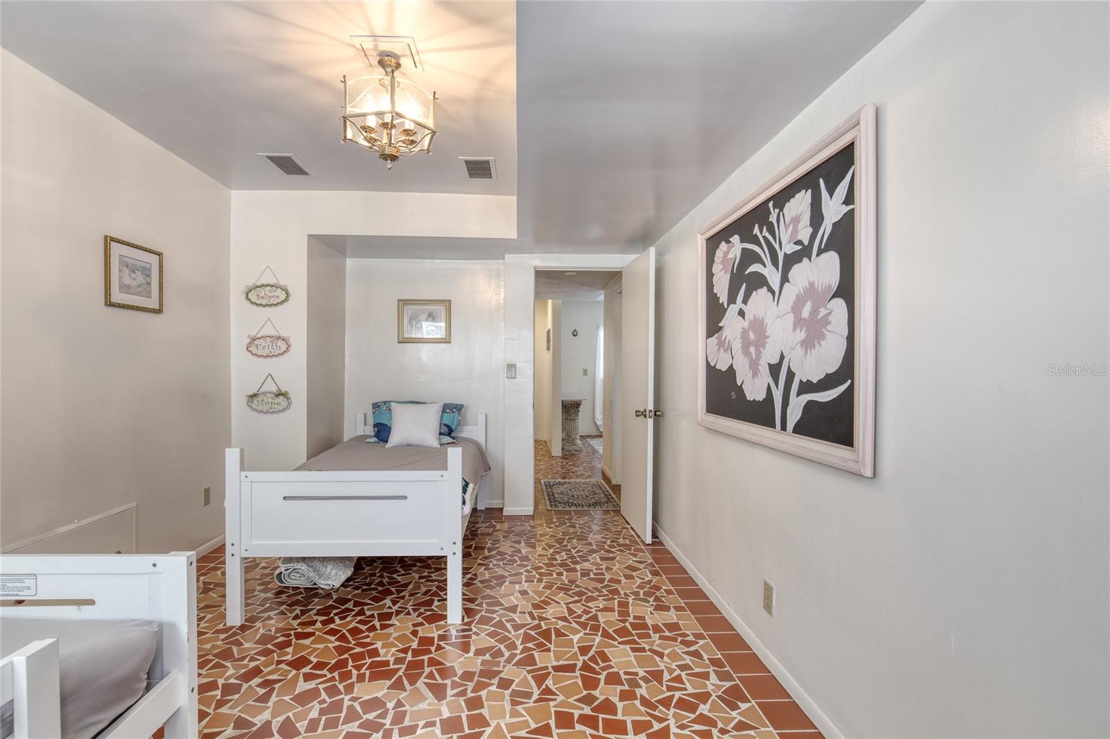 Image 32 of 41 For 6 Eucalyptus Circle