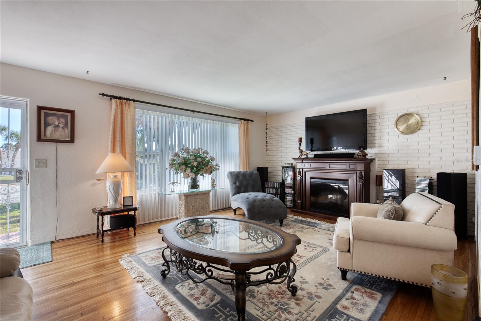 Image 9 of 41 For 6 Eucalyptus Circle