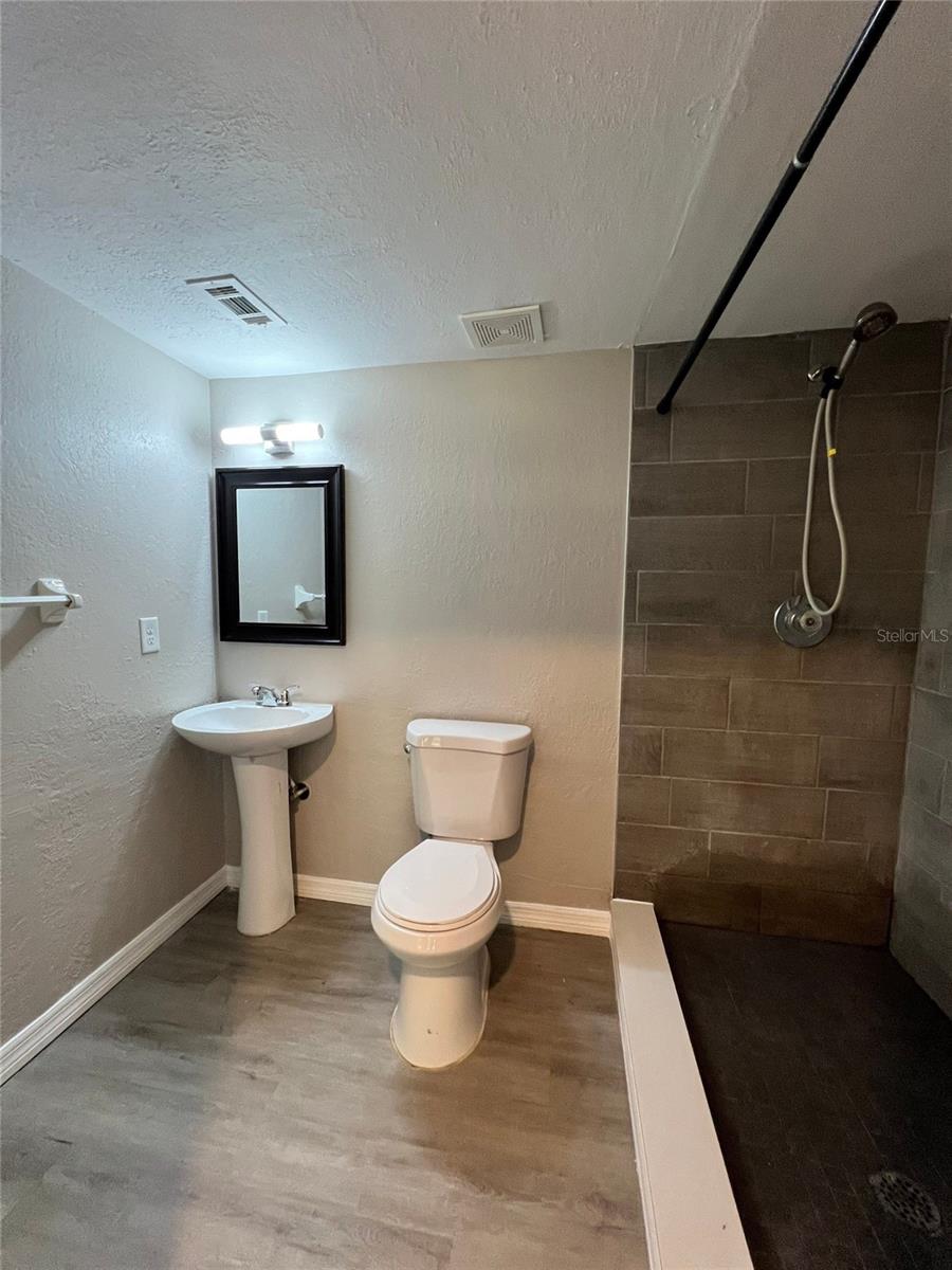 Image 16 of 65 For 133 Forest Lane