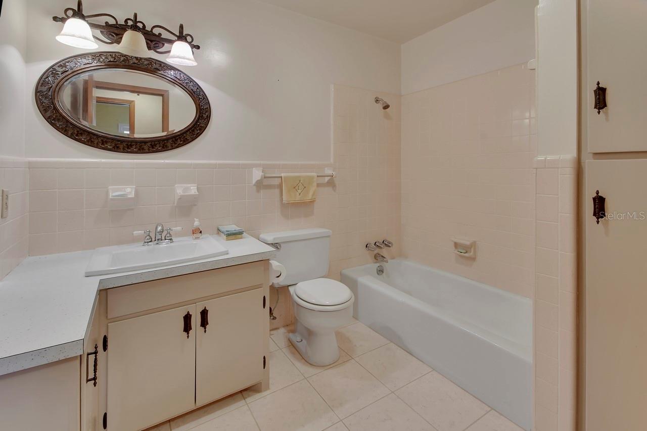 Image 17 of 43 For 2240 Clara Avenue