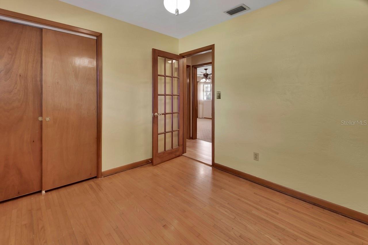 Image 20 of 43 For 2240 Clara Avenue