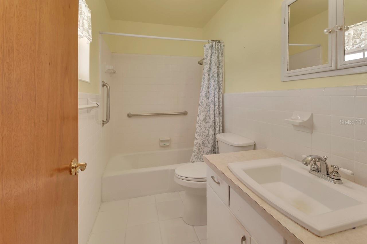 Image 22 of 43 For 2240 Clara Avenue