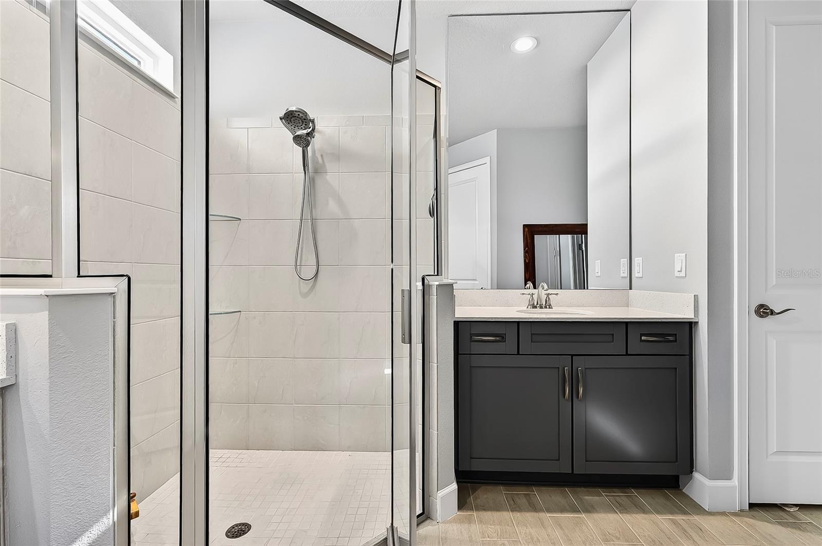 Image 28 of 64 For 6203 Fallsgrove Lane