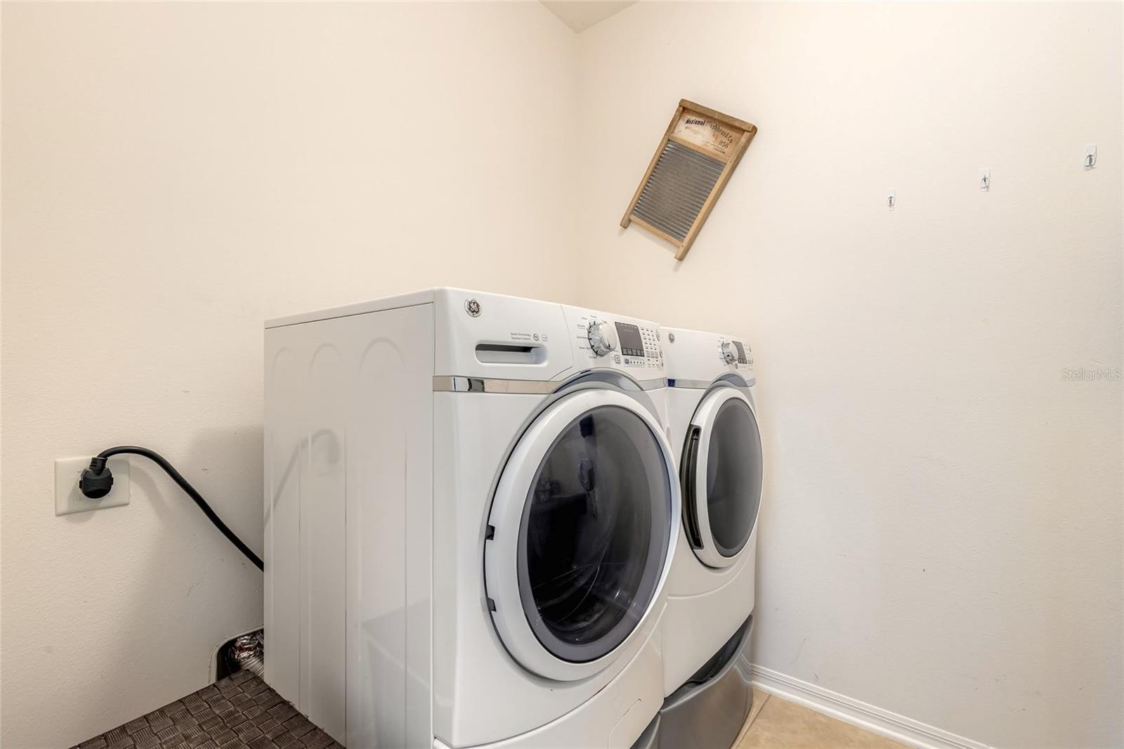 Image 23 of 38 For 3968 Sunset Cove Drive