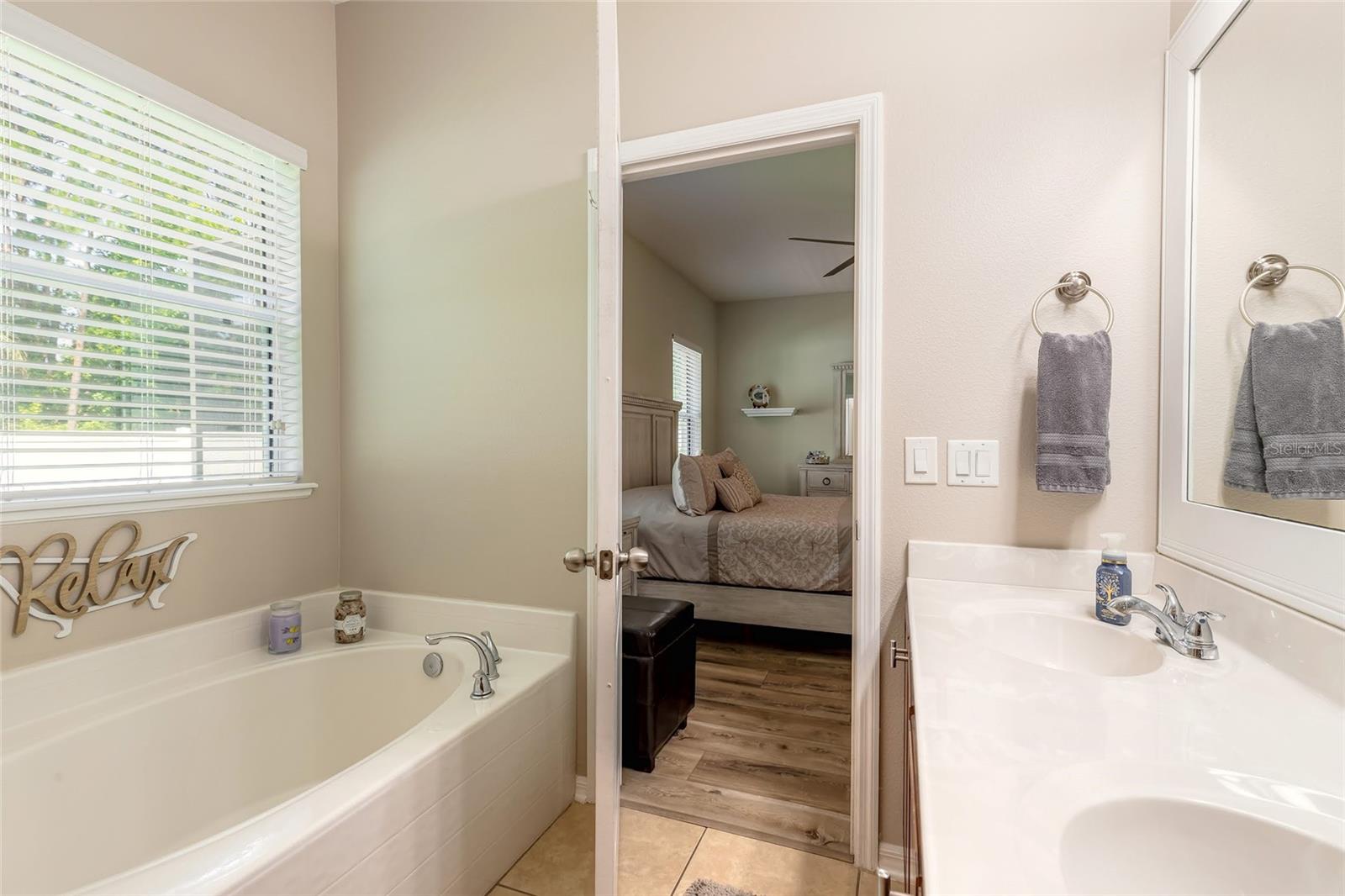 Image 28 of 38 For 3968 Sunset Cove Drive